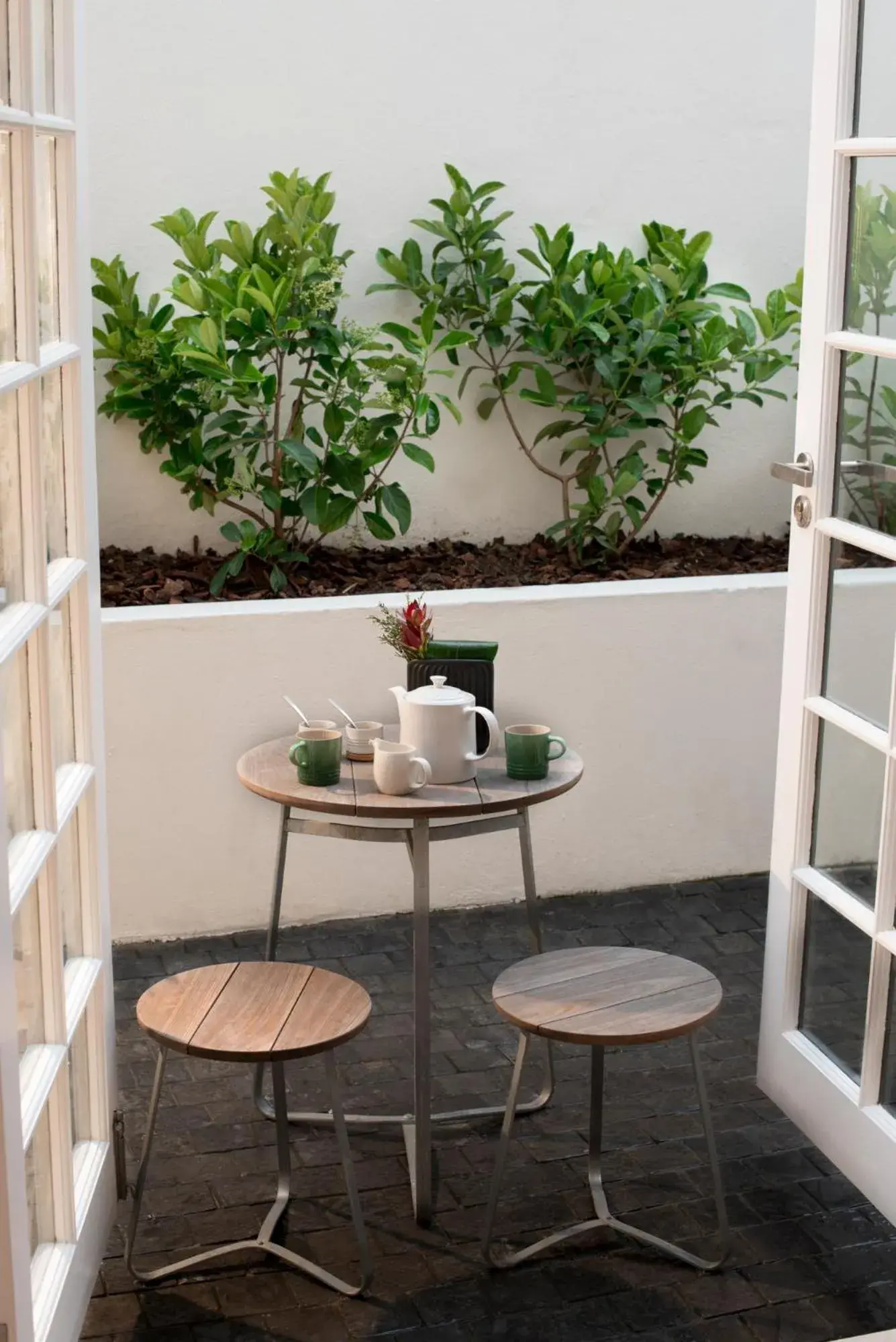 Coffee/tea facilities, Balcony/Terrace in More Quarters Hotel