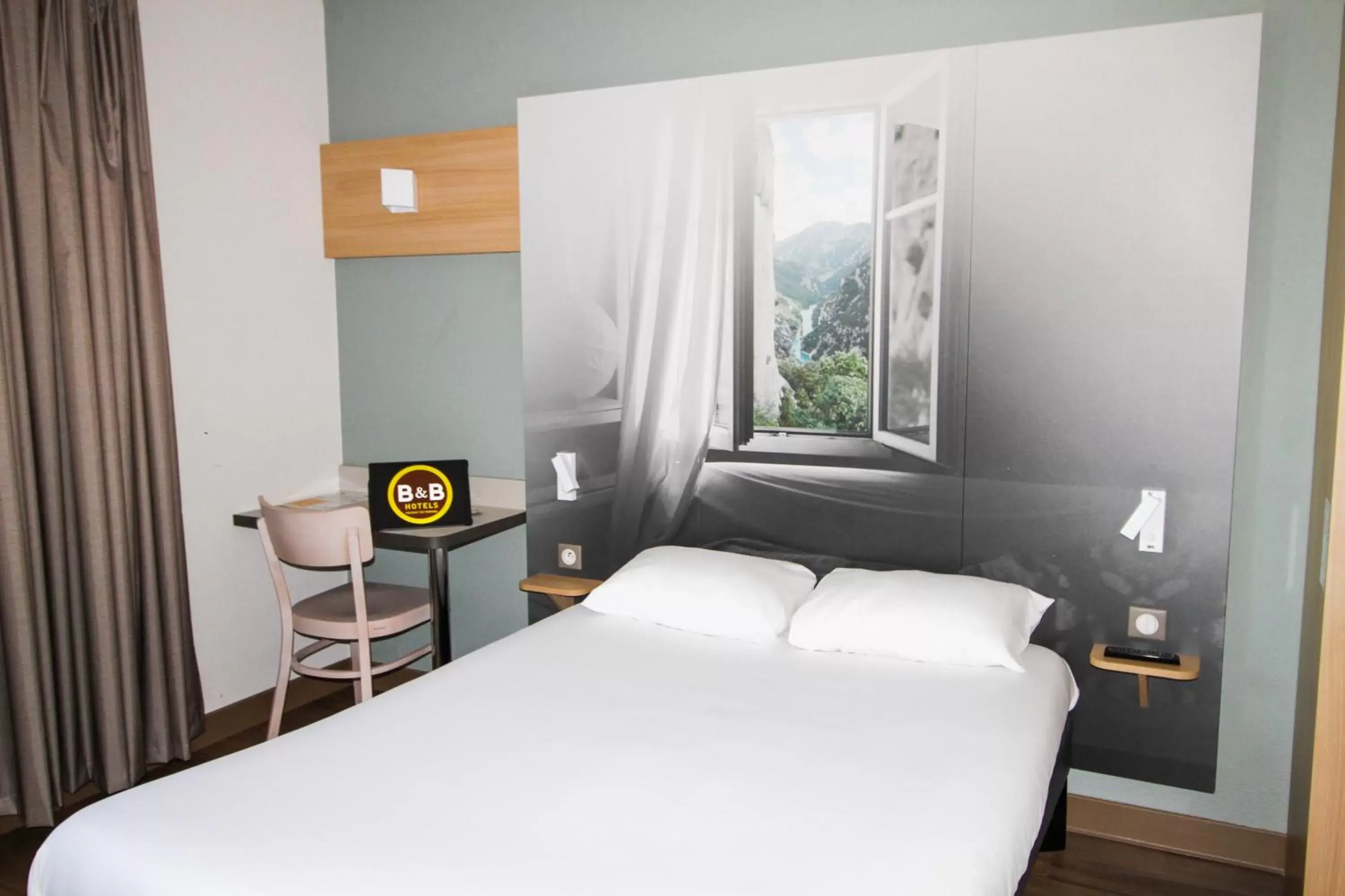 Double Room - Disability Access in B&B HOTEL Valence TGV Romans