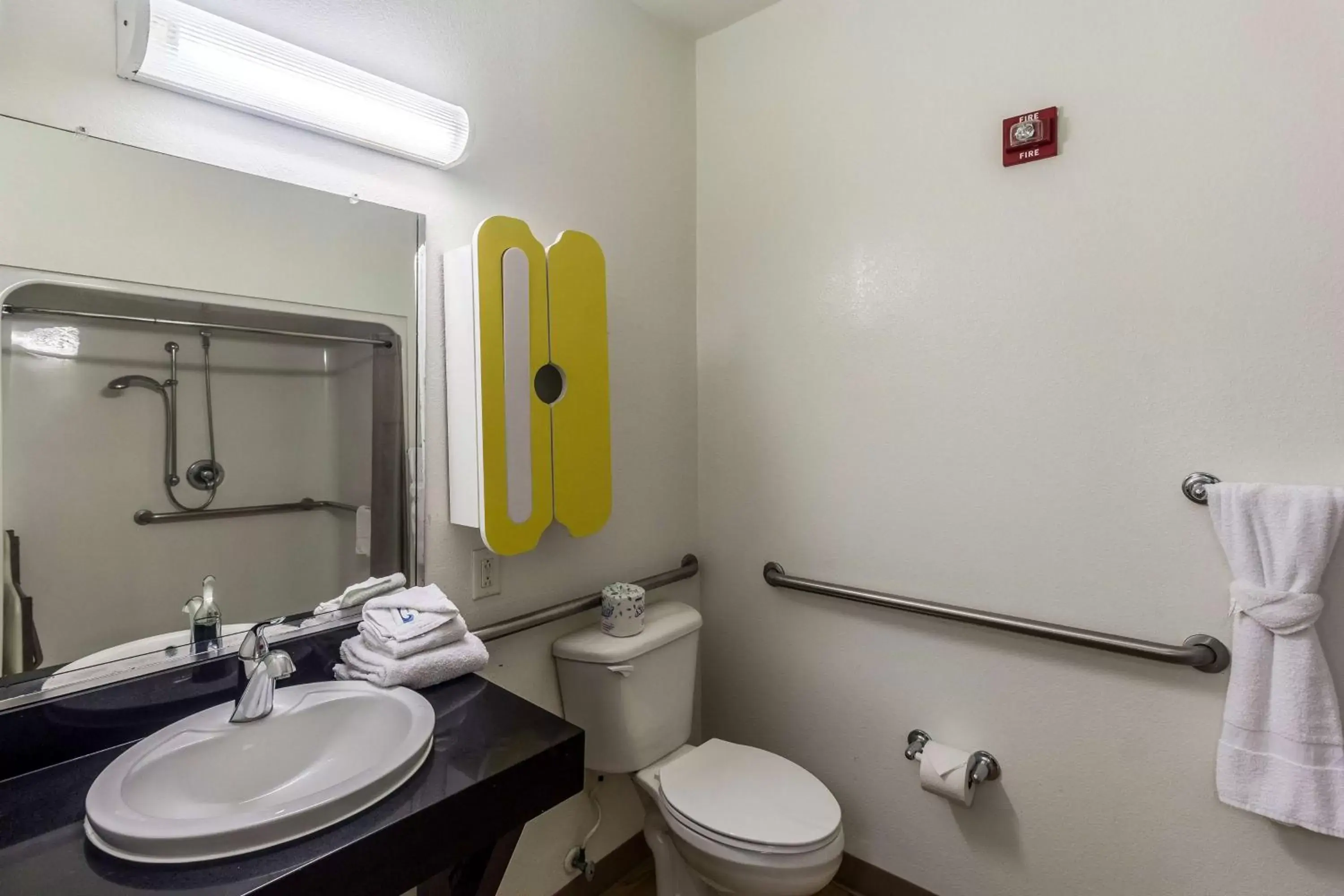 Bathroom in Studio 6-Mcallen, TX Bathroom in Studio 6-Mcallen, TX