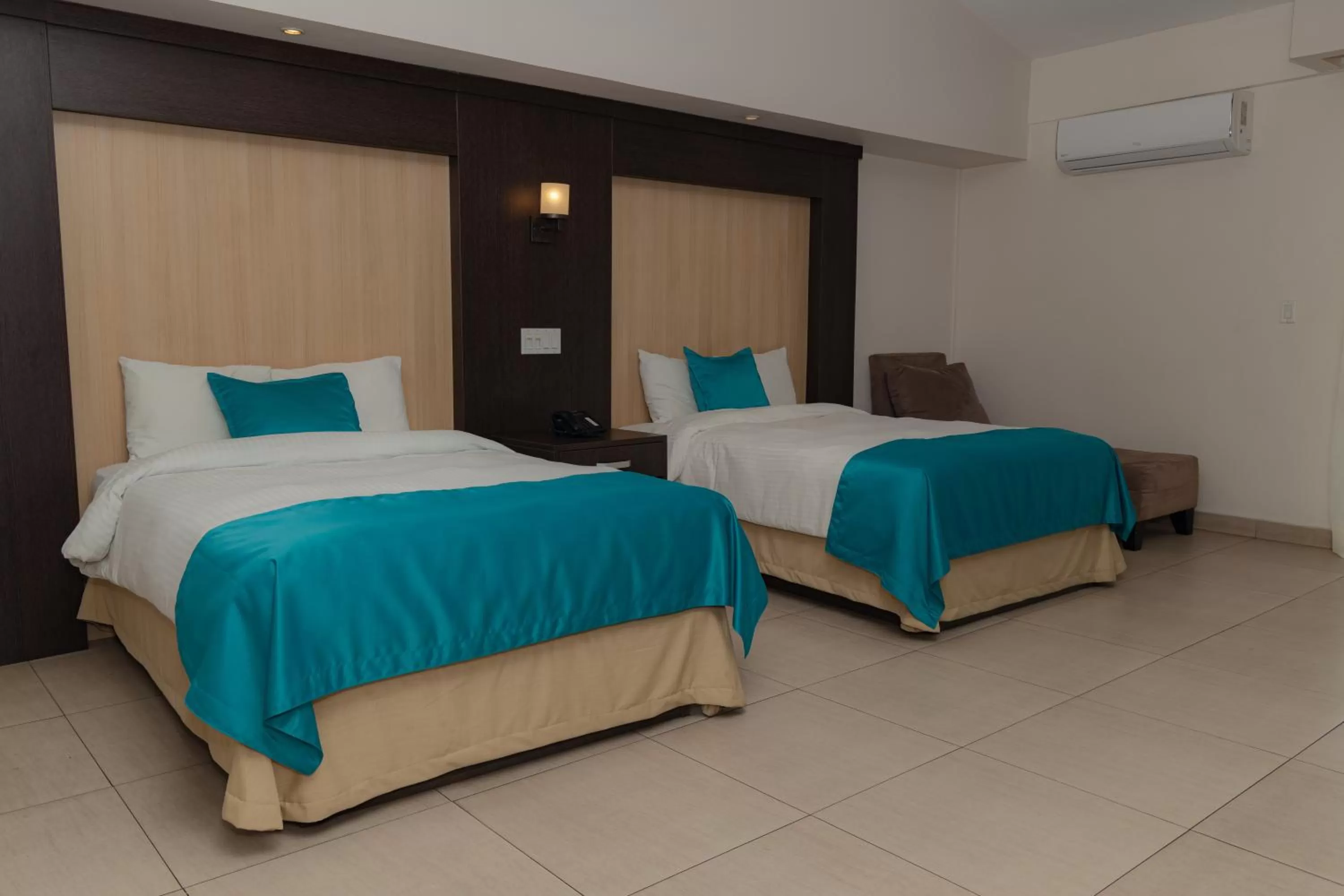 Photo of the whole room, Bed in The Beach House
