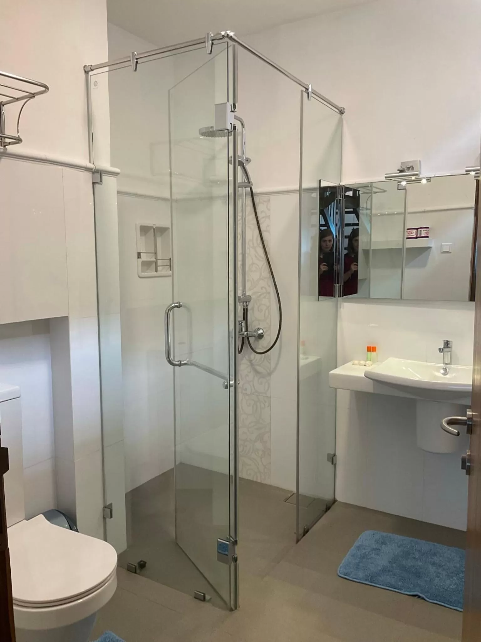 Toilet in Suriya Arana