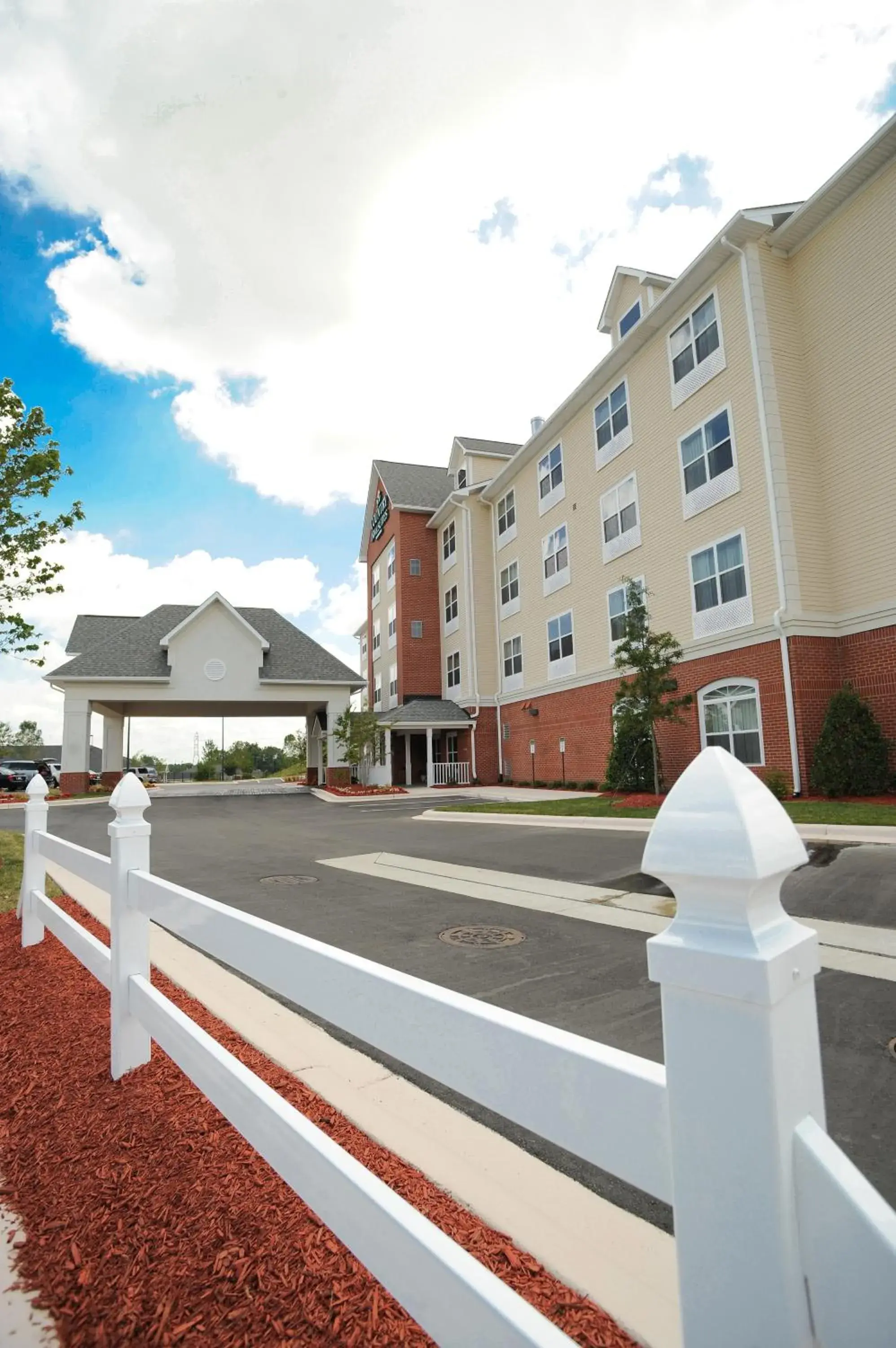 Facade/entrance, Property Building in Country Inn & Suites by Radisson, Concord (Kannapolis), NC