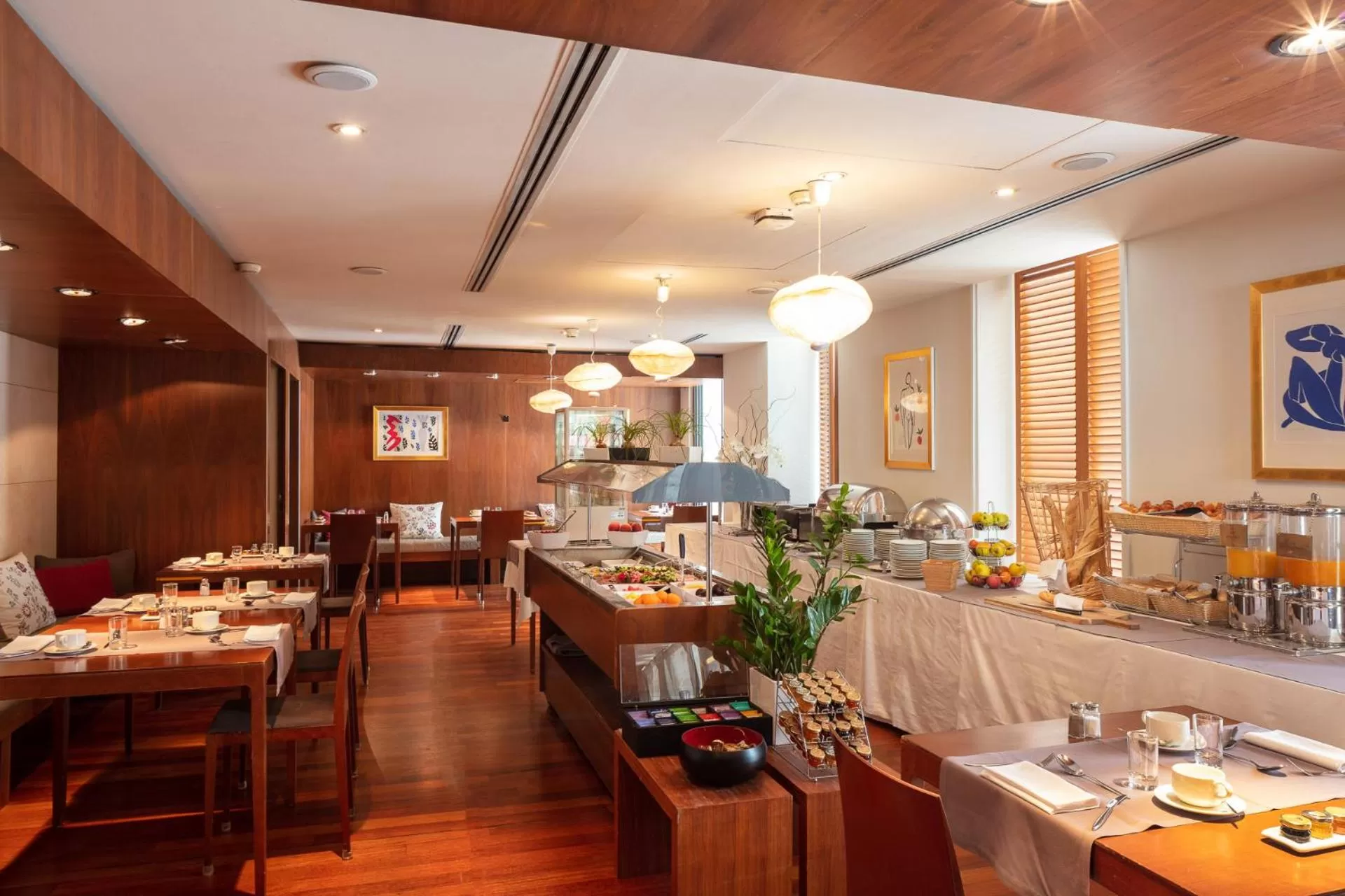 Breakfast in Hotel Beau Rivage