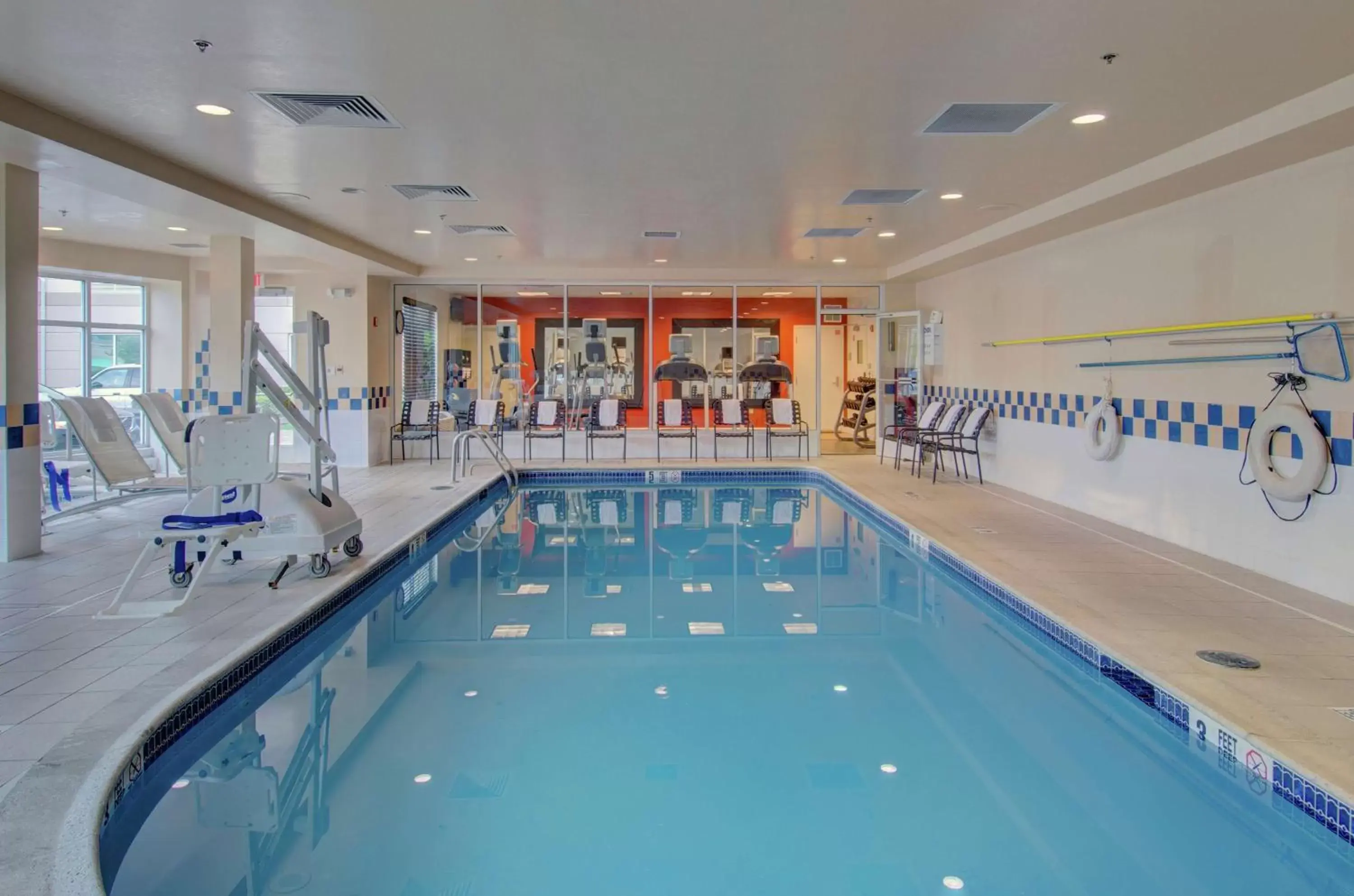 Swimming Pool in Hilton Garden Inn Norwalk