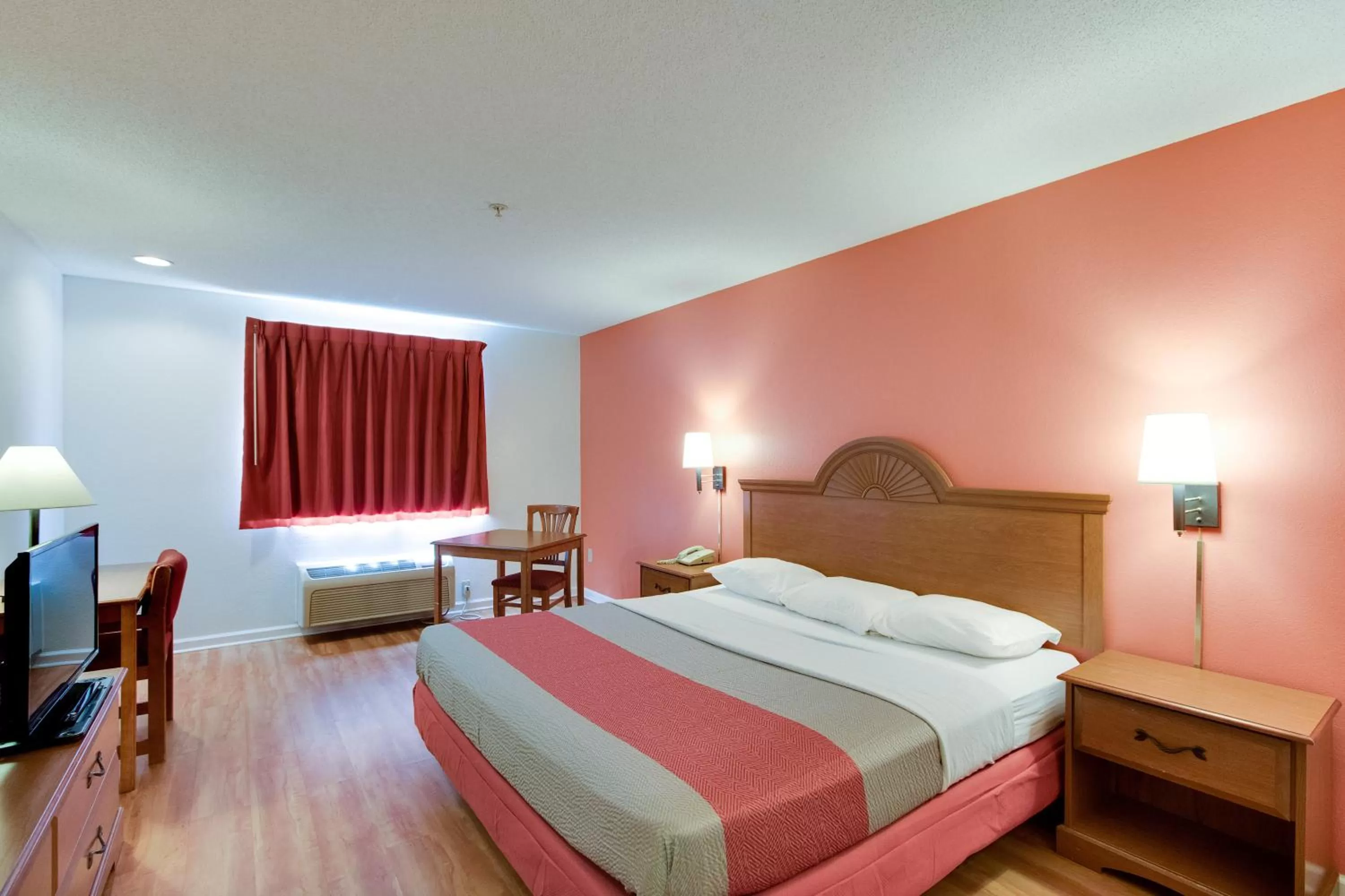 Bedroom, Bed in Motel 6-Hinesville, GA