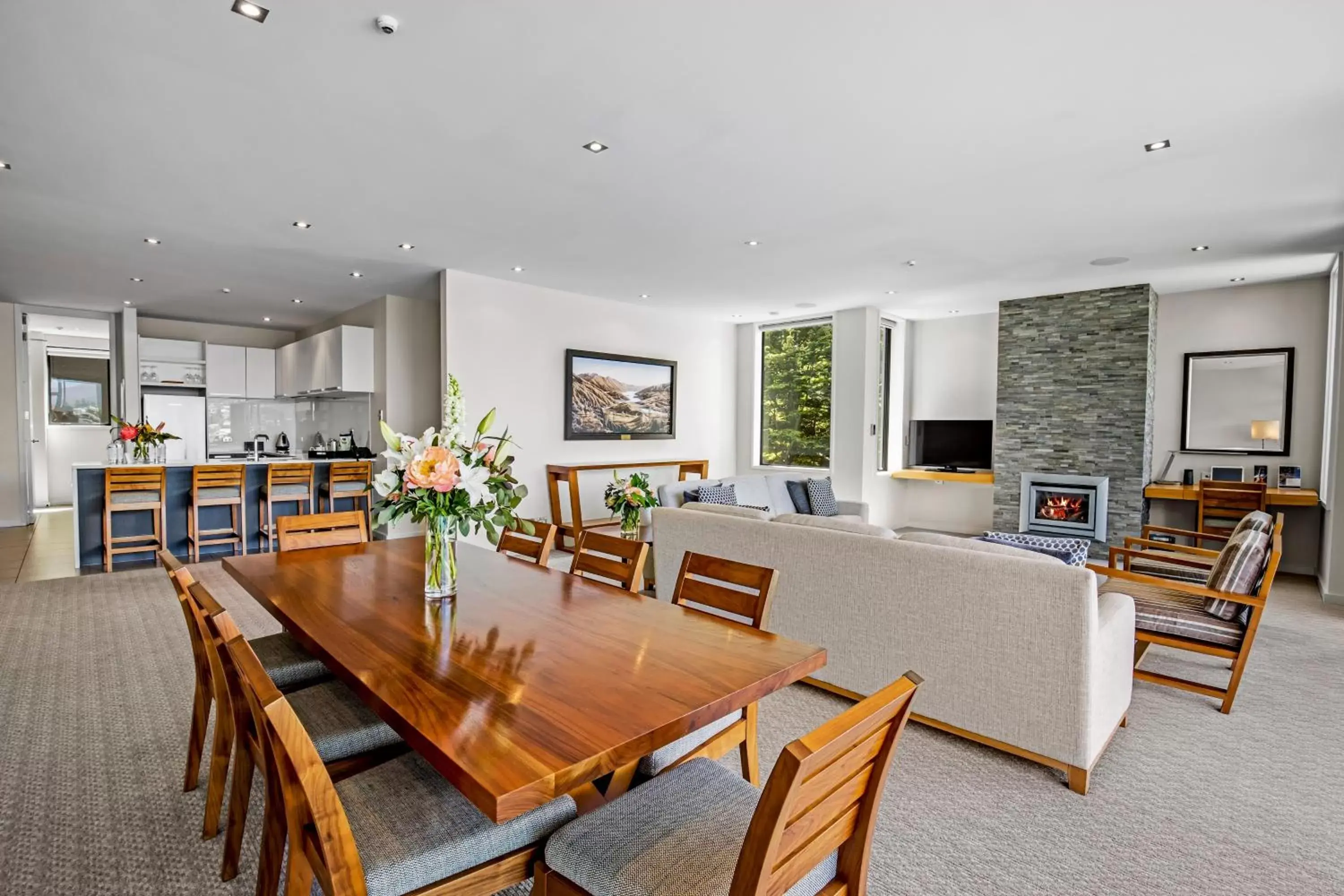 Dining Area in The Rees Hotel & Luxury Apartments