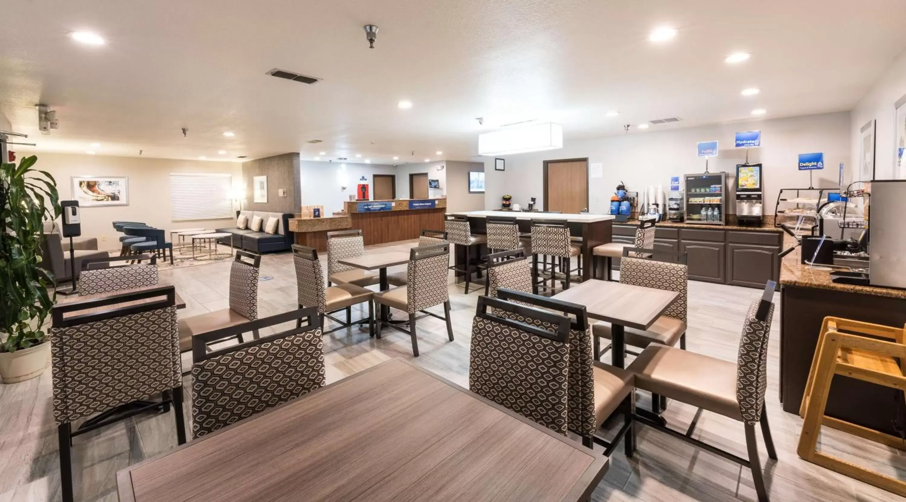 Lobby or reception, Restaurant/Places to Eat in Best Western Abilene Inn and Suites