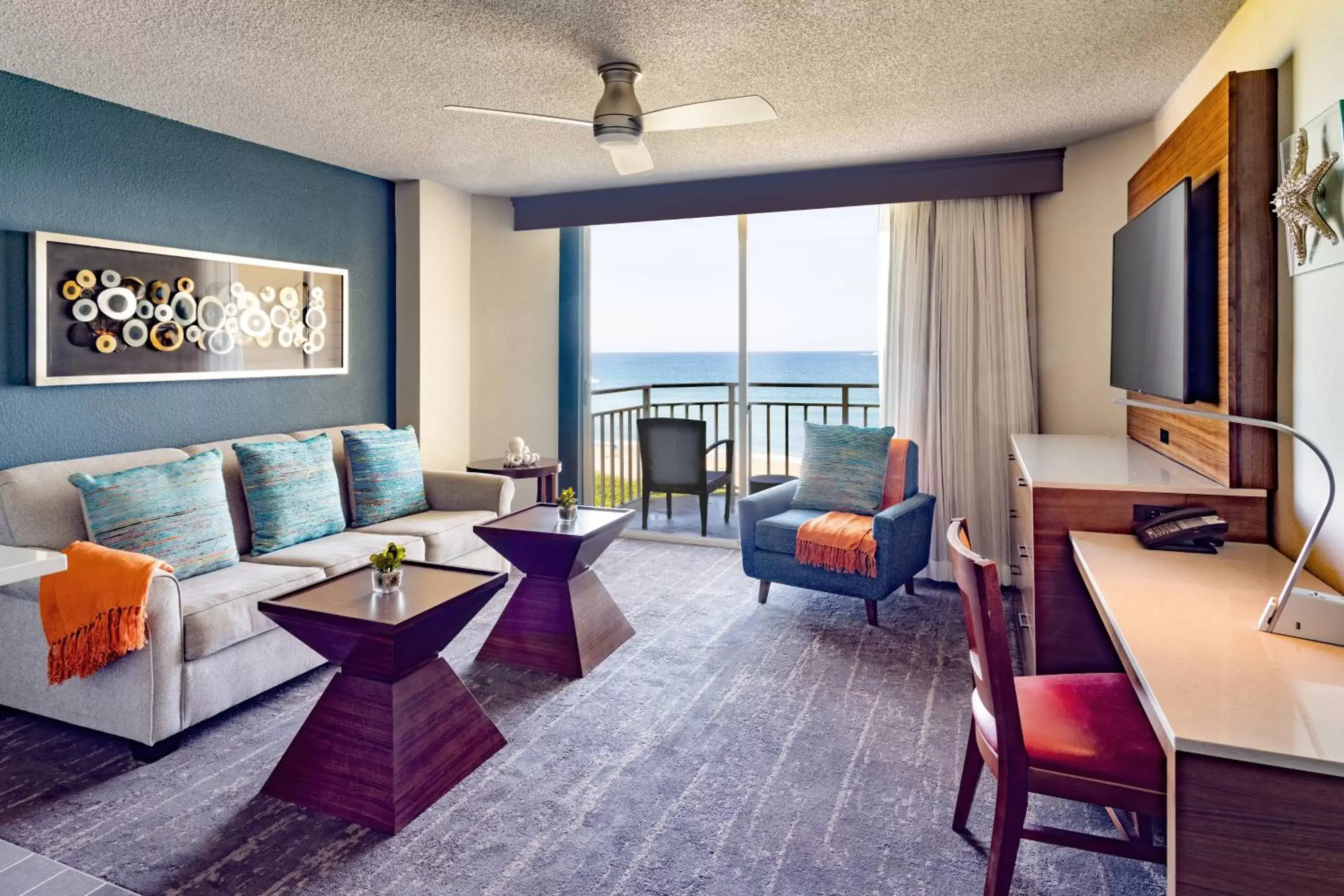 Living room in Marriott Hutchinson Island Beach Resort, Golf & Marina