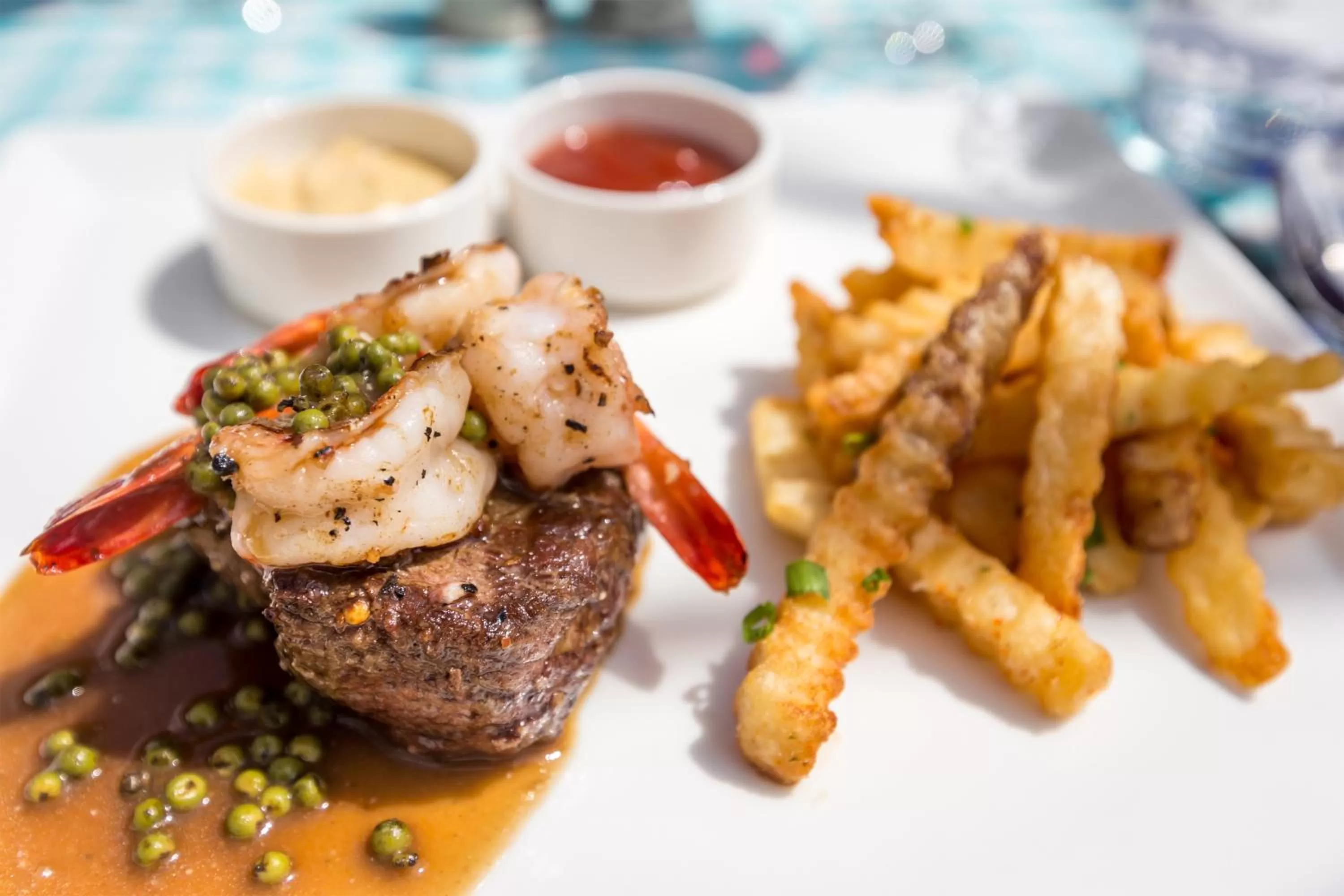 Food and drinks in De Sarann Villa