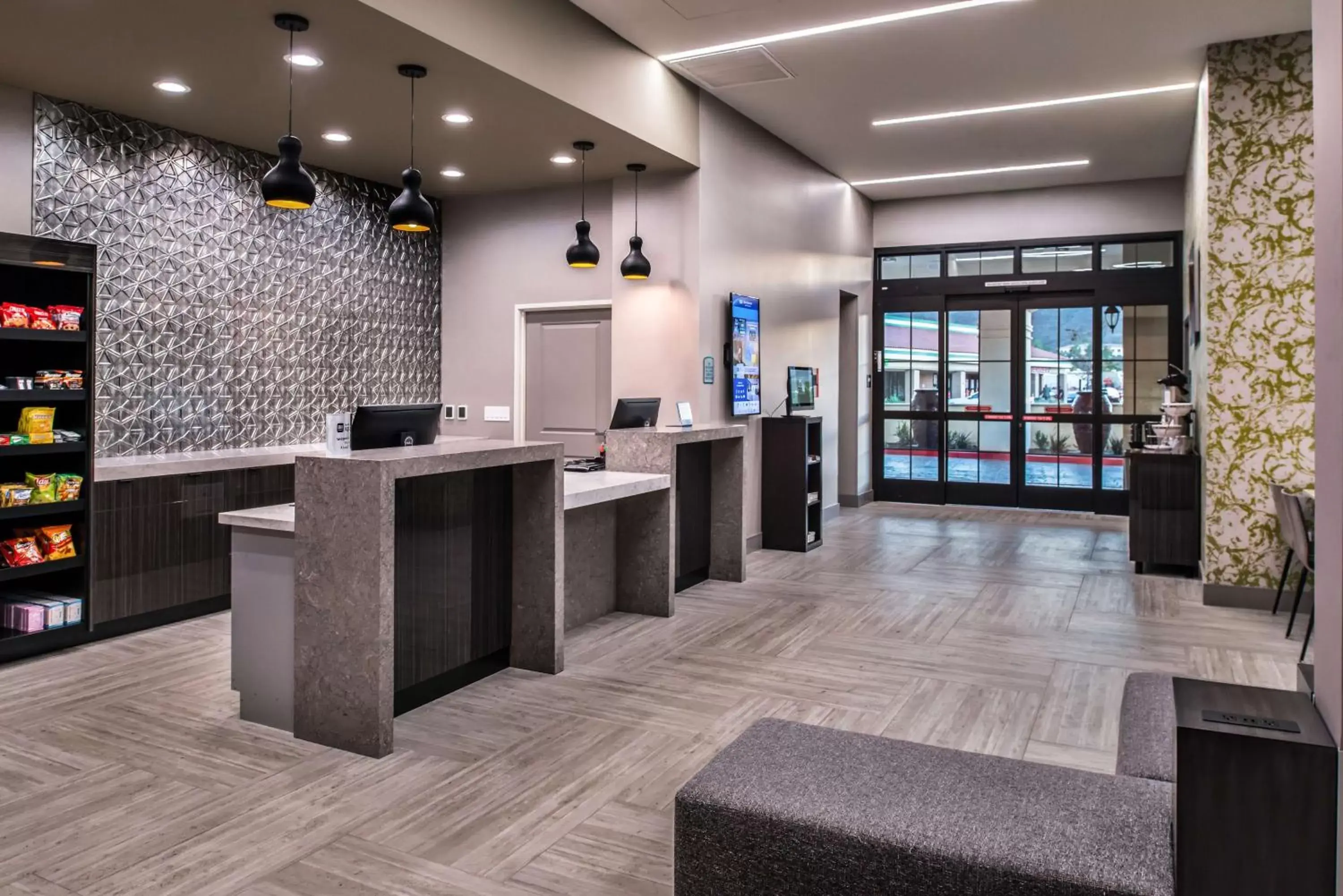 Facade/entrance, Lobby/Reception in Best Western Plus Temecula Wine Country Hotel & Suites