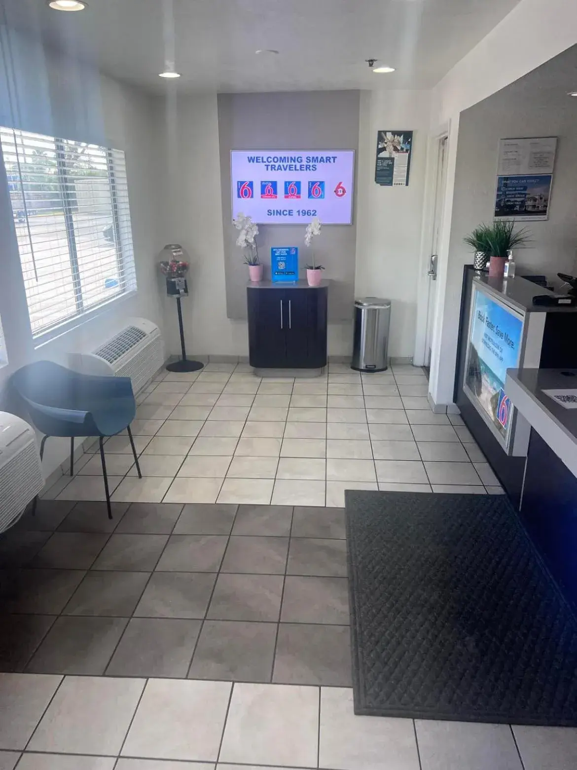 Lobby or reception, Lobby/Reception in Motel 6-Orlando, FL - Winter Park