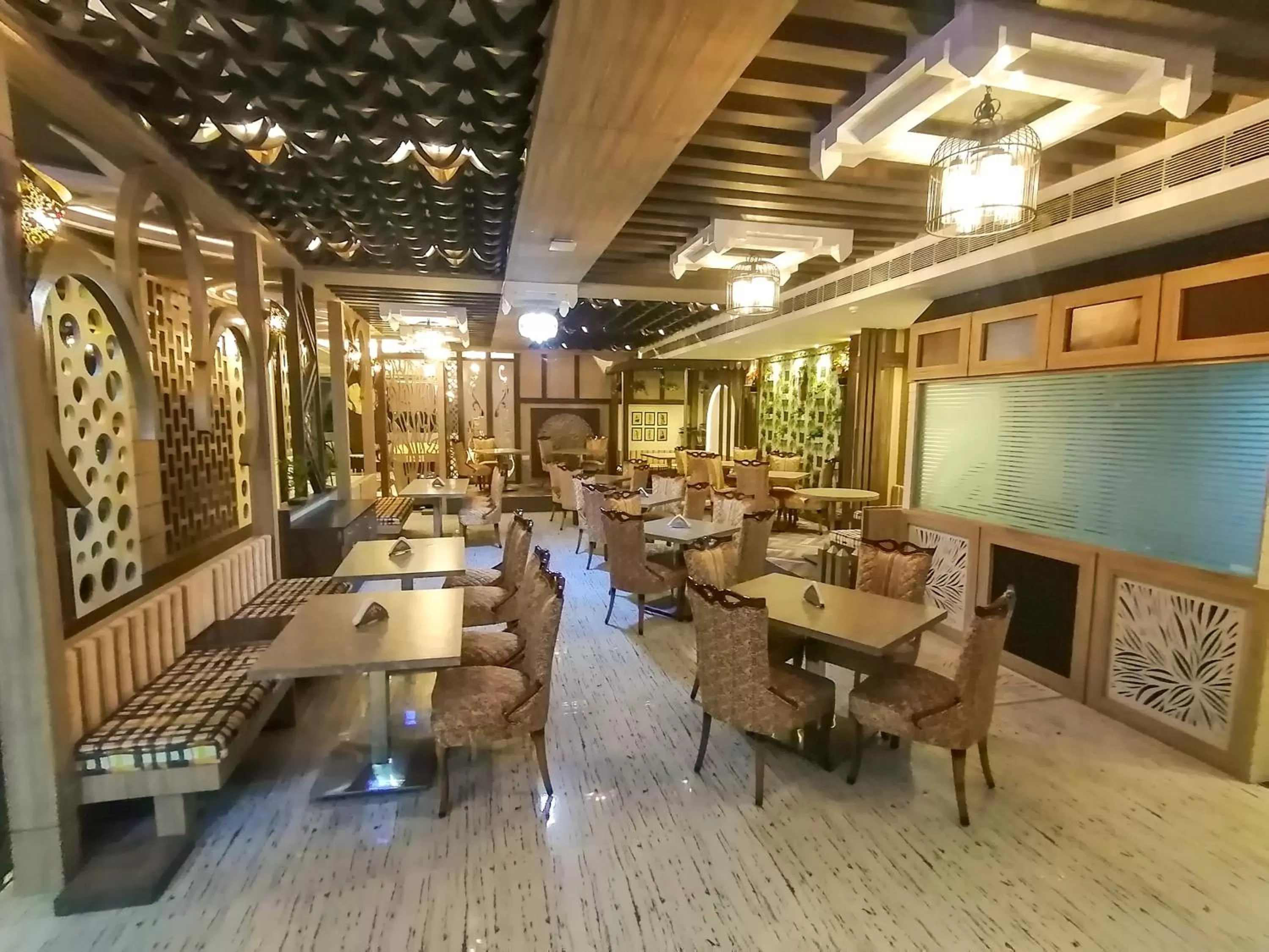 Restaurant/places to eat in Ghar 365 Residency