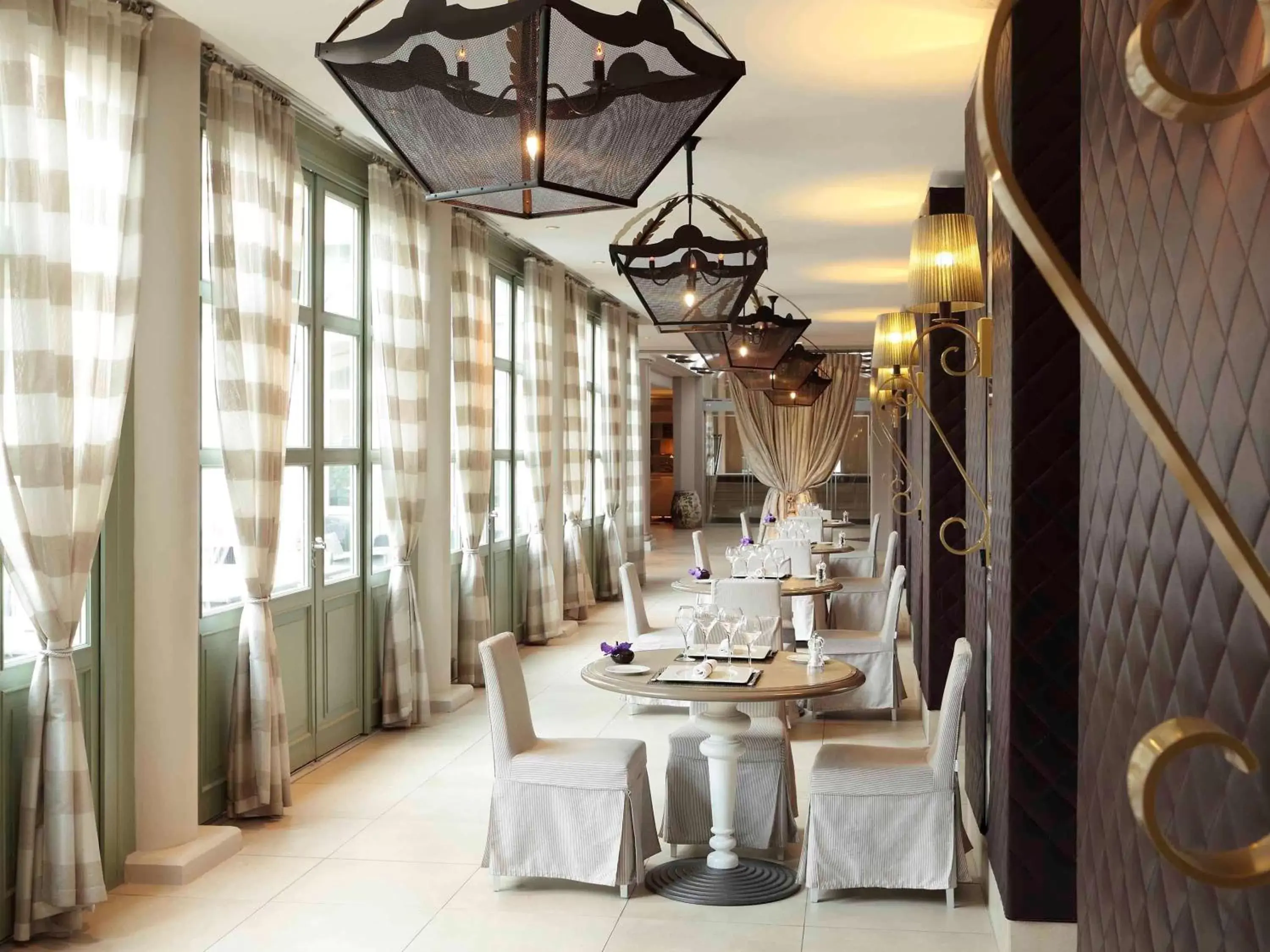 Restaurant/Places to Eat in Grand Hôtel Roi René Aix en Provence Centre - MGallery