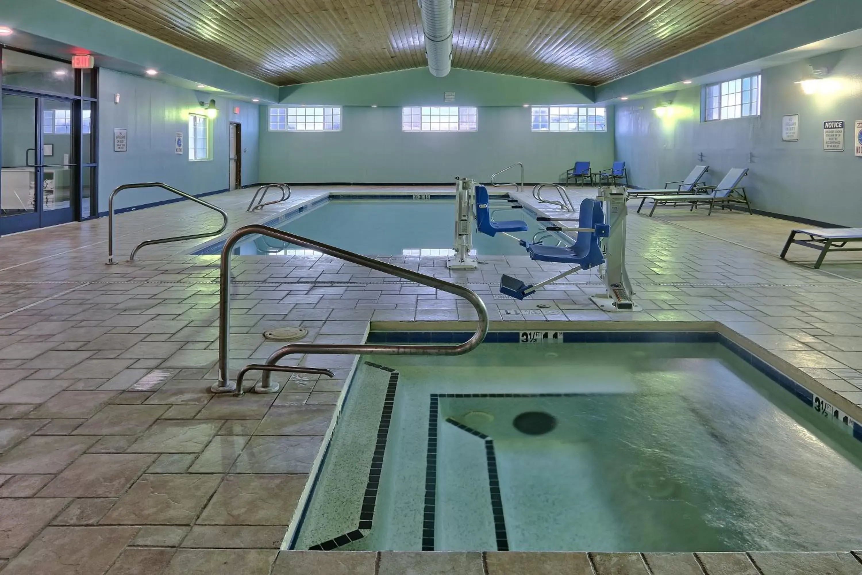 Spa and wellness centre/facilities, Swimming Pool in Holiday Inn Express Santa Rosa, an IHG Hotel