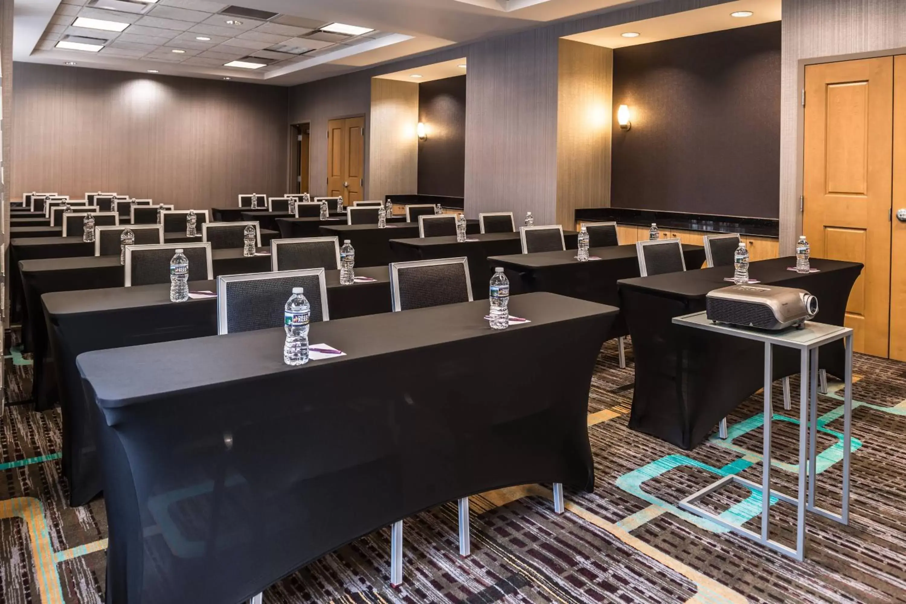 Meeting/conference room in Residence Inn Pittsburgh North Shore