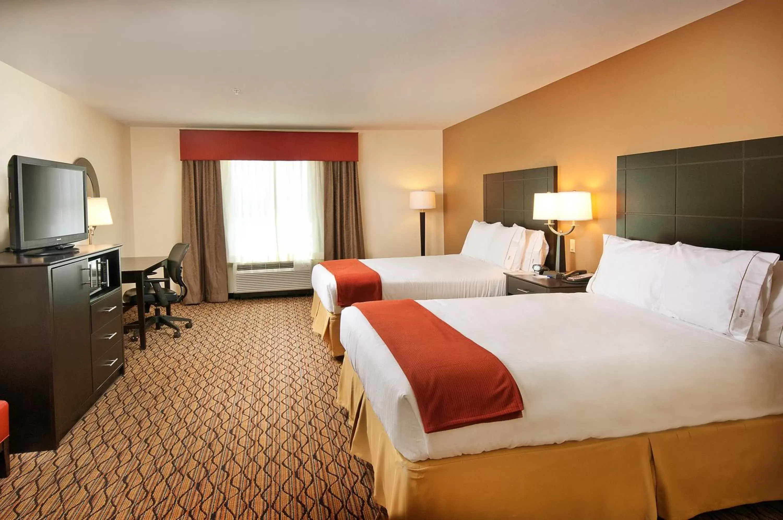 Holiday Inn Express Hotel and Suites Pearsall, an IHG Hotel