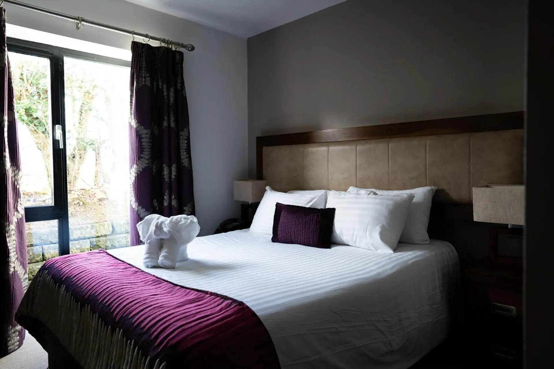 Bedroom, Bed in Ballyrobin Country Lodge