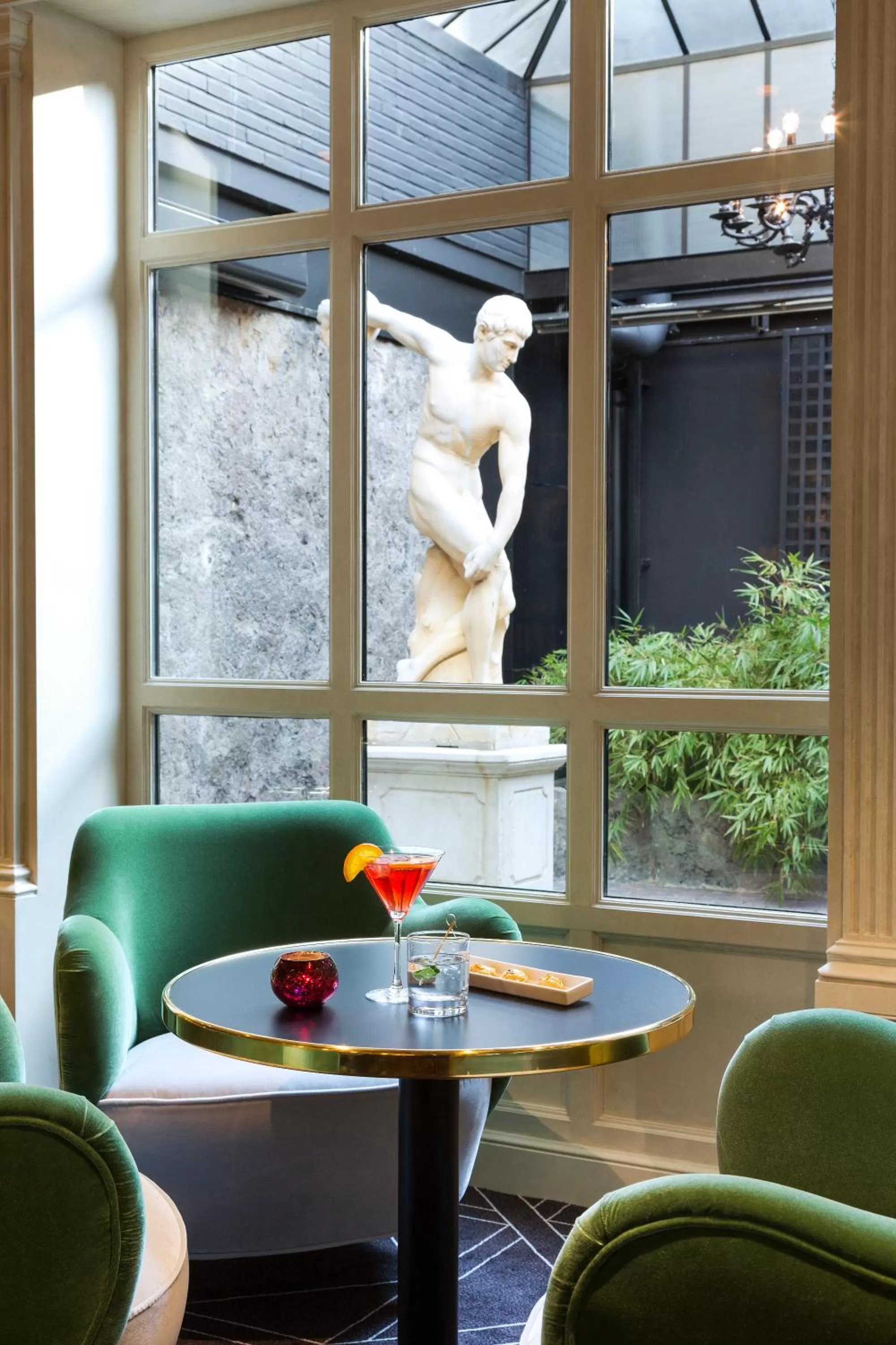 Food and drinks in Hotel Barsey by Warwick