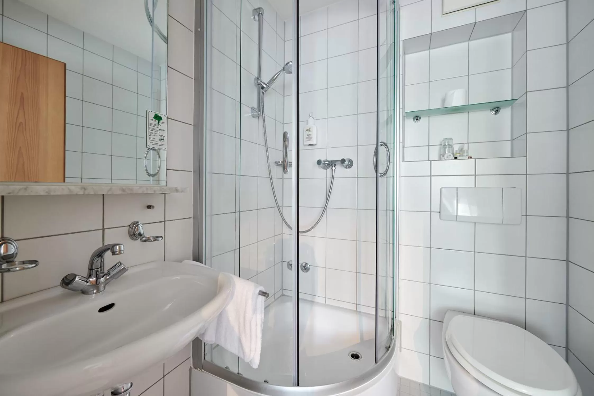 Shower in Hotel Bannwaldsee