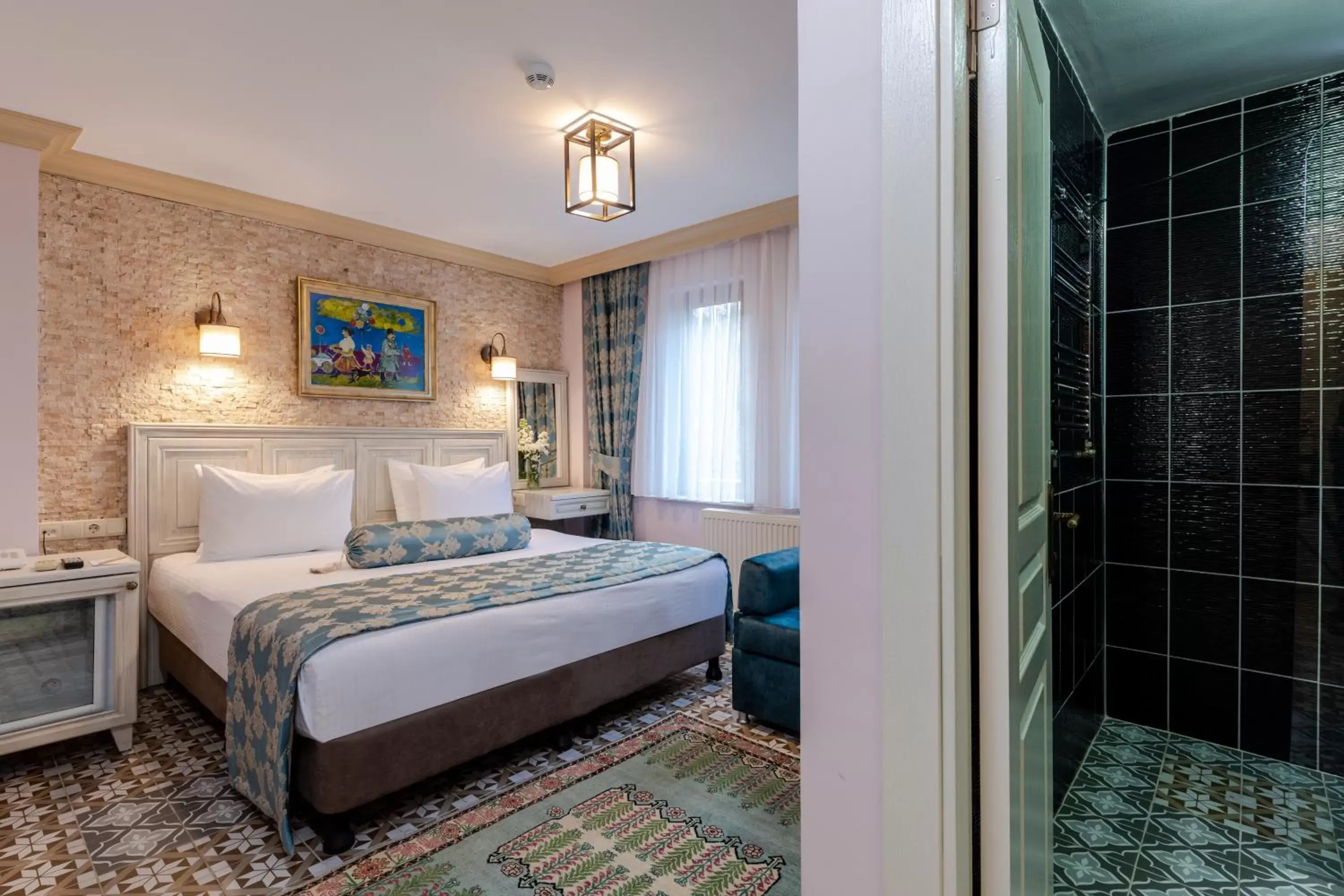 Communal lounge/ TV room, Bed in Agora Guesthouse Communal lounge/ TV room, Bed in Agora Guesthouse