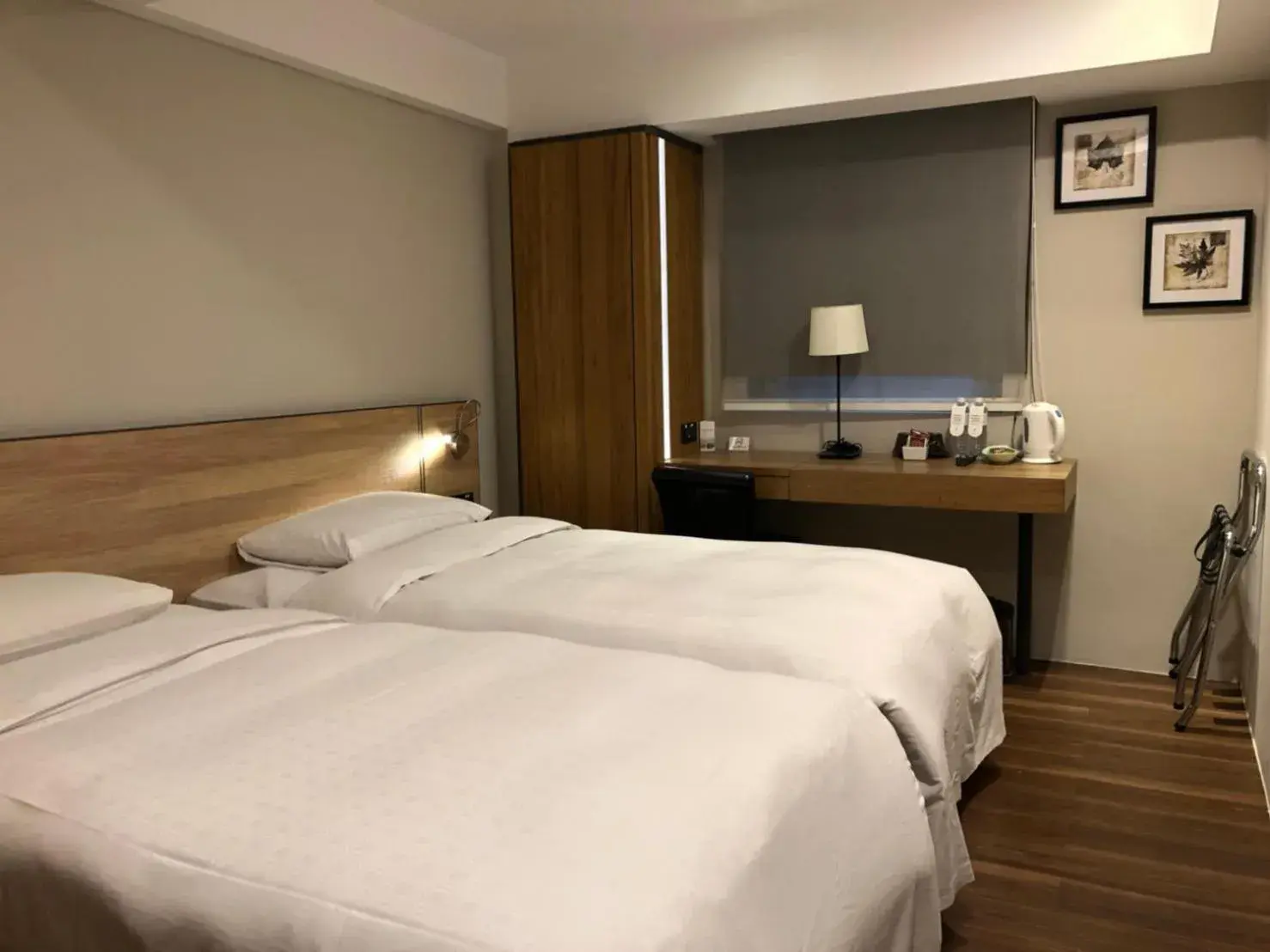 Photo of the whole room, Bed in Simple Hotel