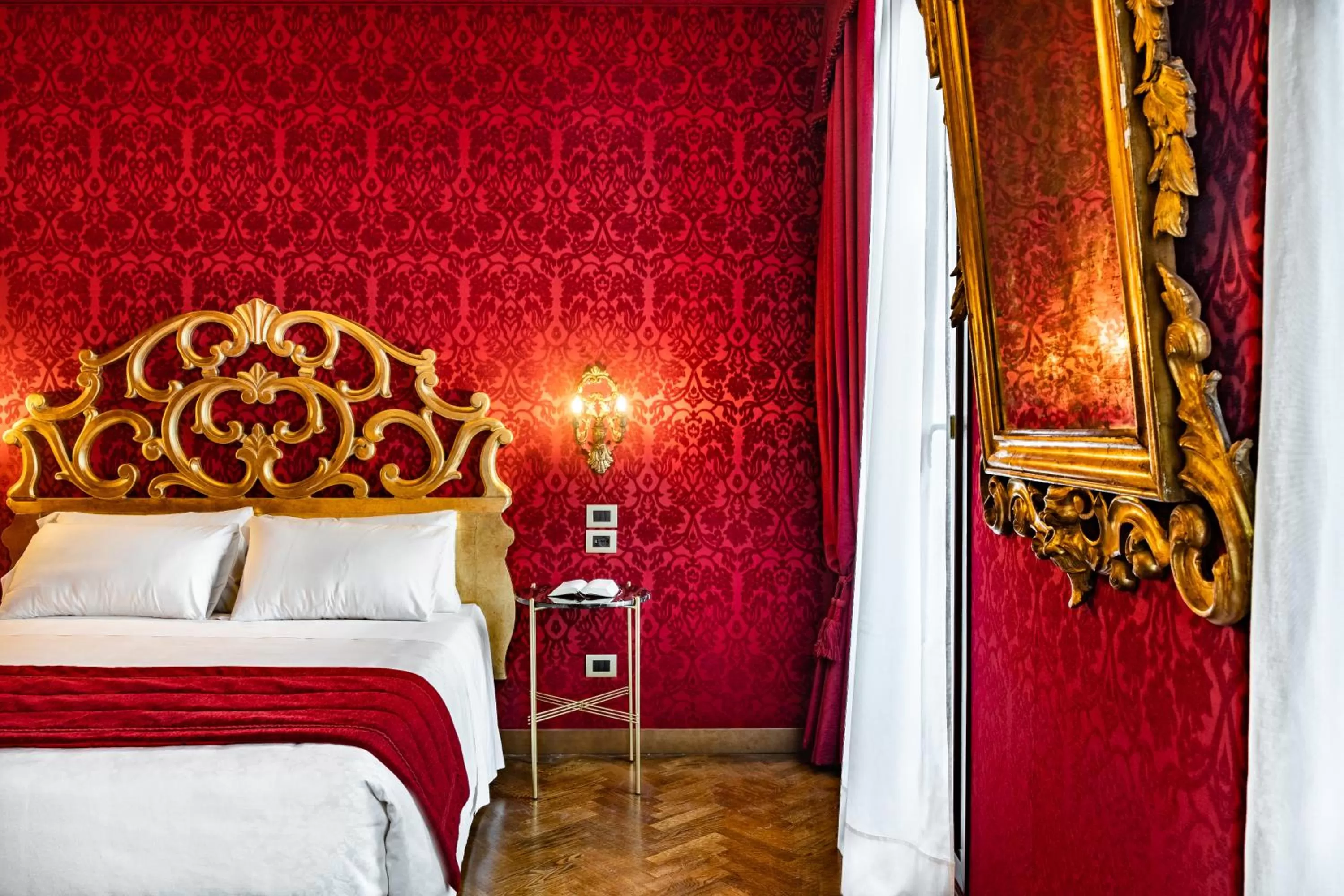 Photo of the whole room, Bed in Palazzo San Lorenzo