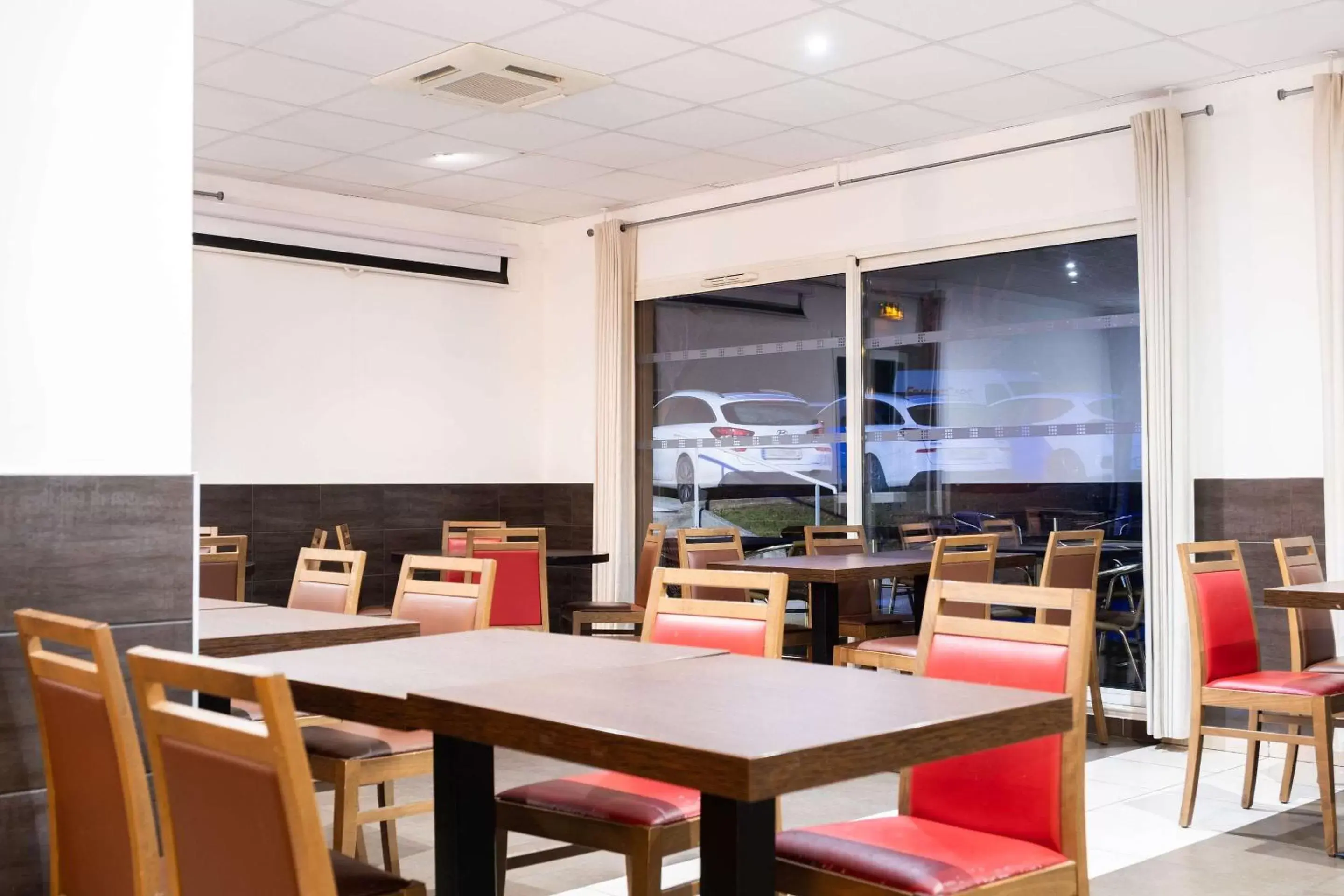 Restaurant/Places to Eat in Comfort Hotel Dijon Sud - 21600 LONGVIC