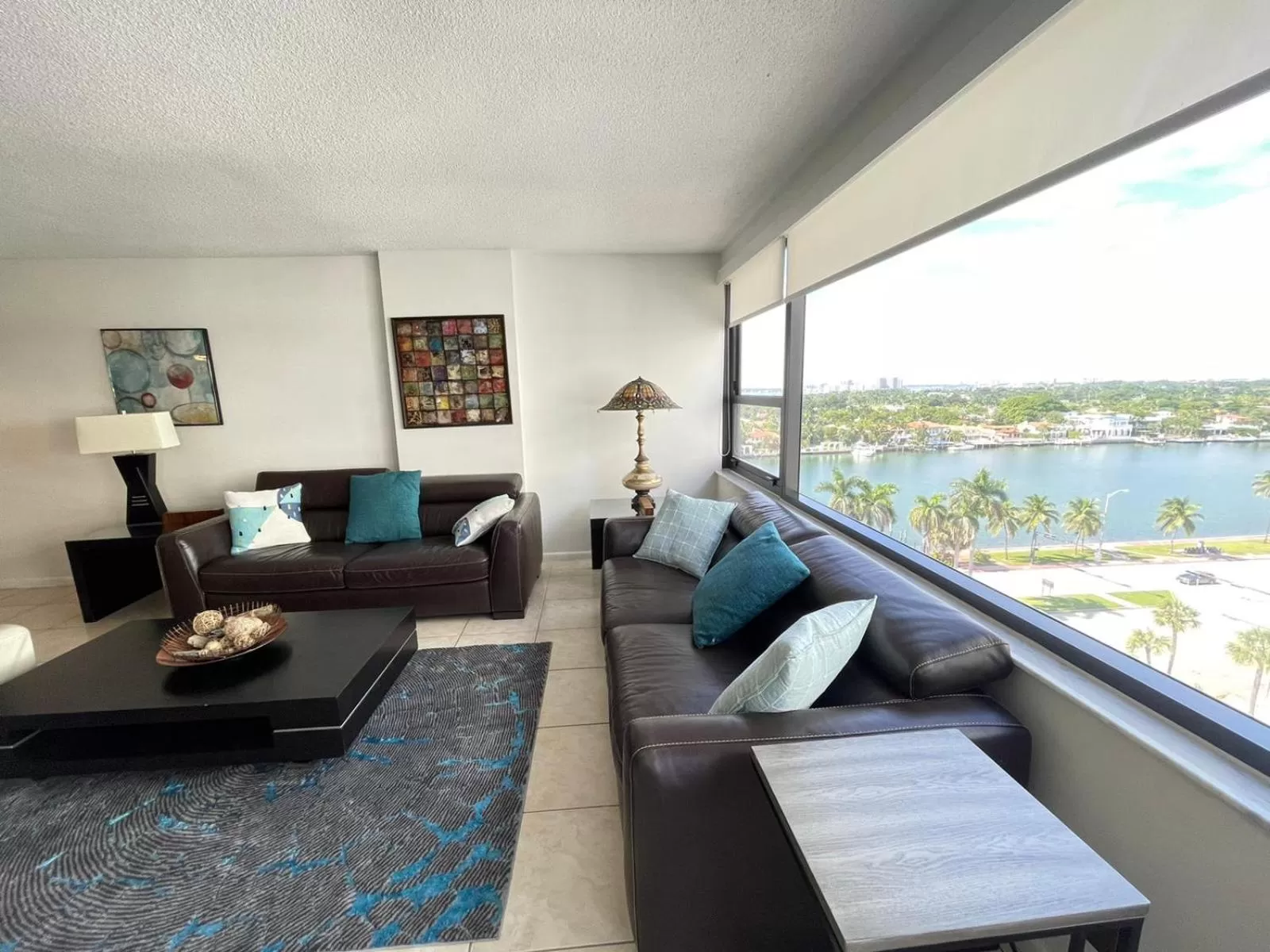 Living room, Seating Area in The Alexander Beach Residences
