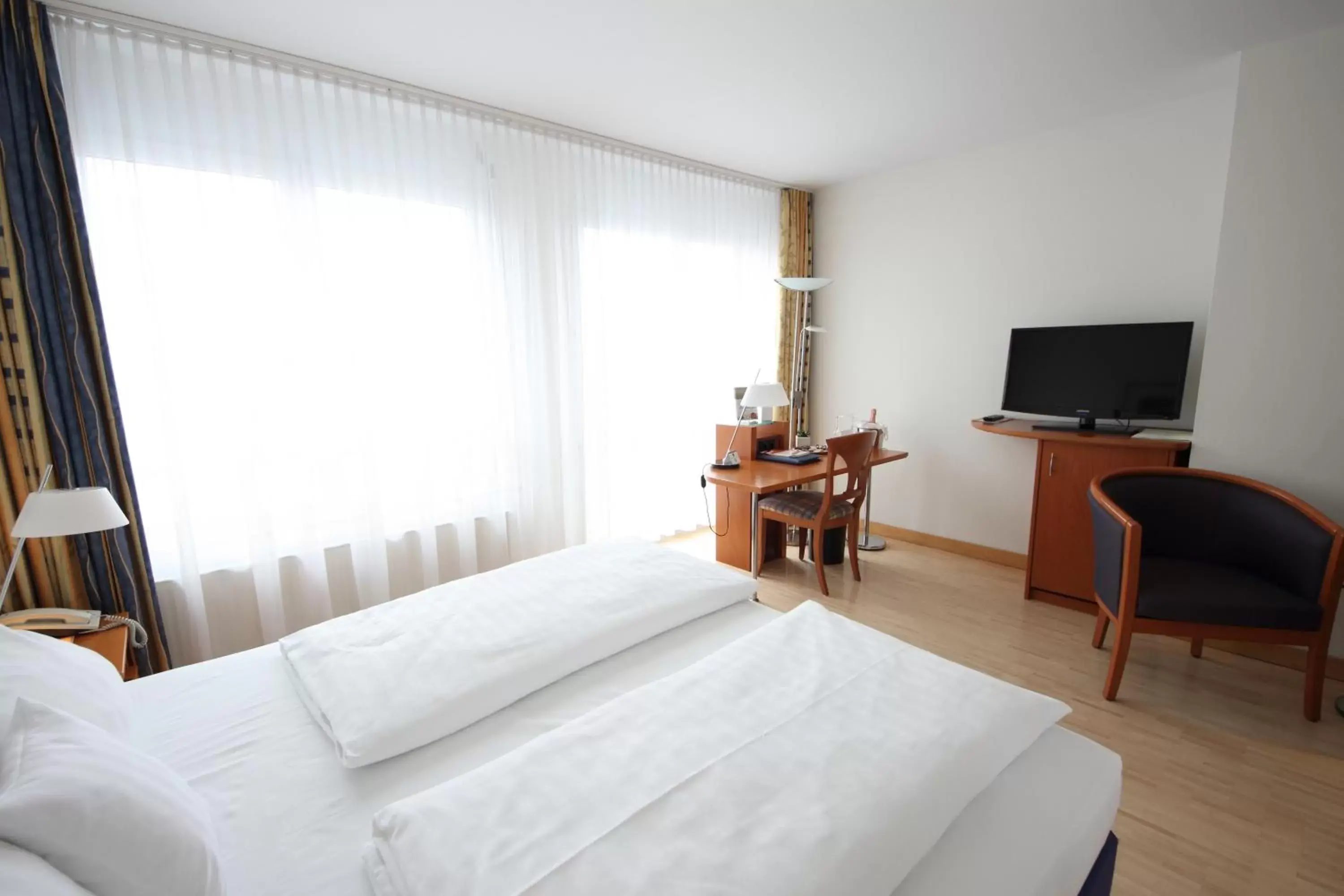 Photo of the whole room, Bed in Best Western Hotel Am Straßberger Tor