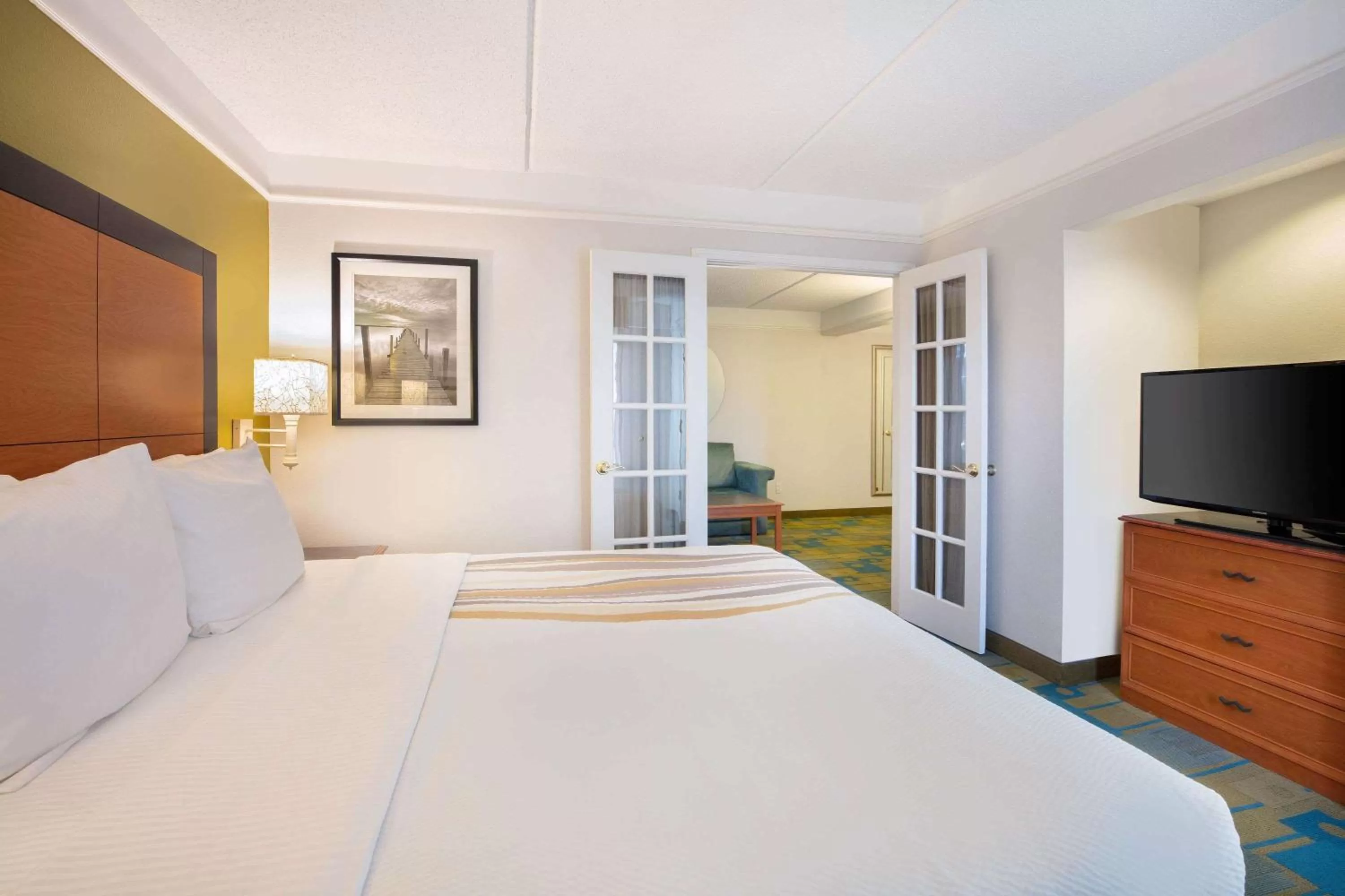 Photo of the whole room, Bed in La Quinta Inn and Suites by Wyndham, Ocala