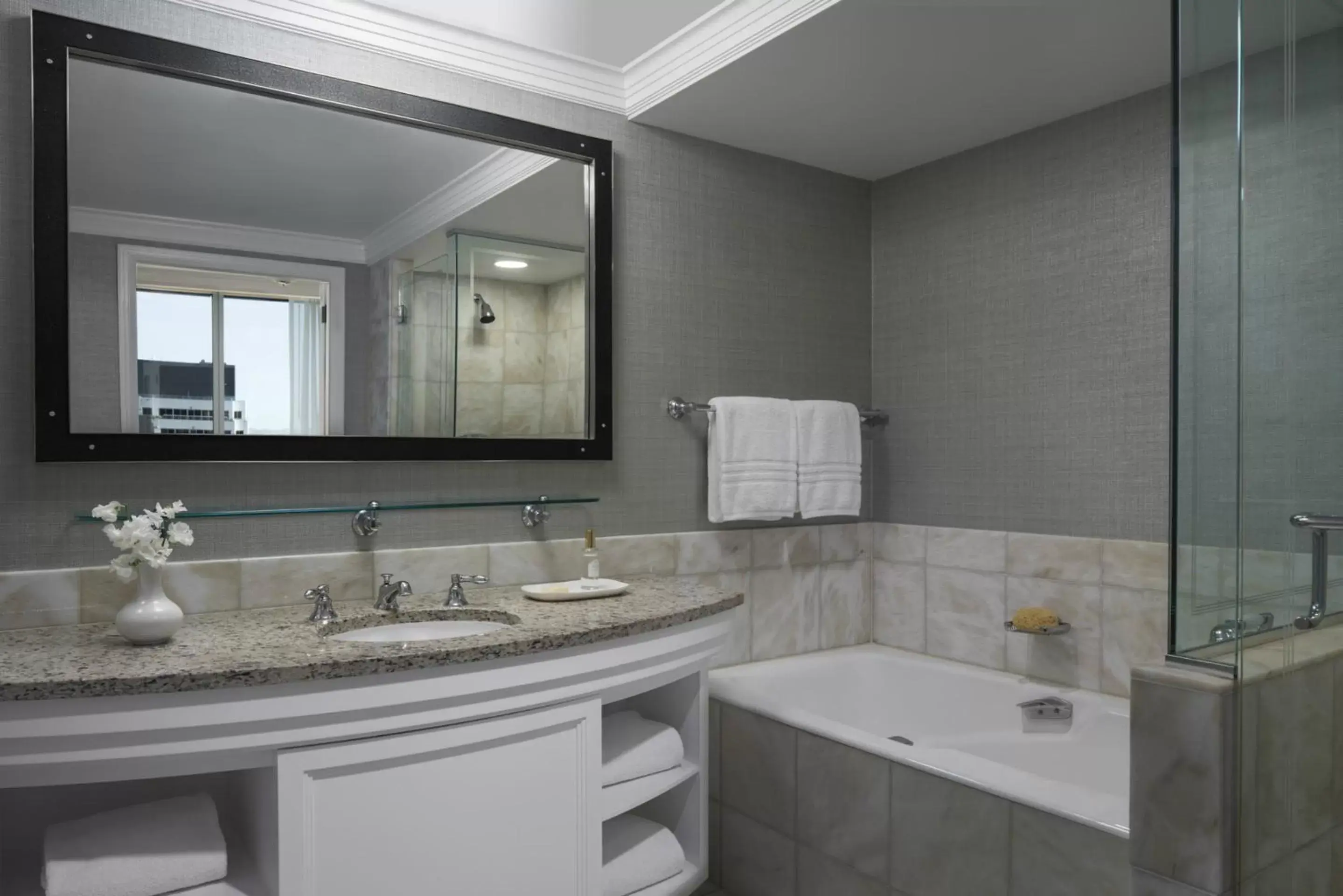 Bathroom in Four Seasons Hotel San Francisco