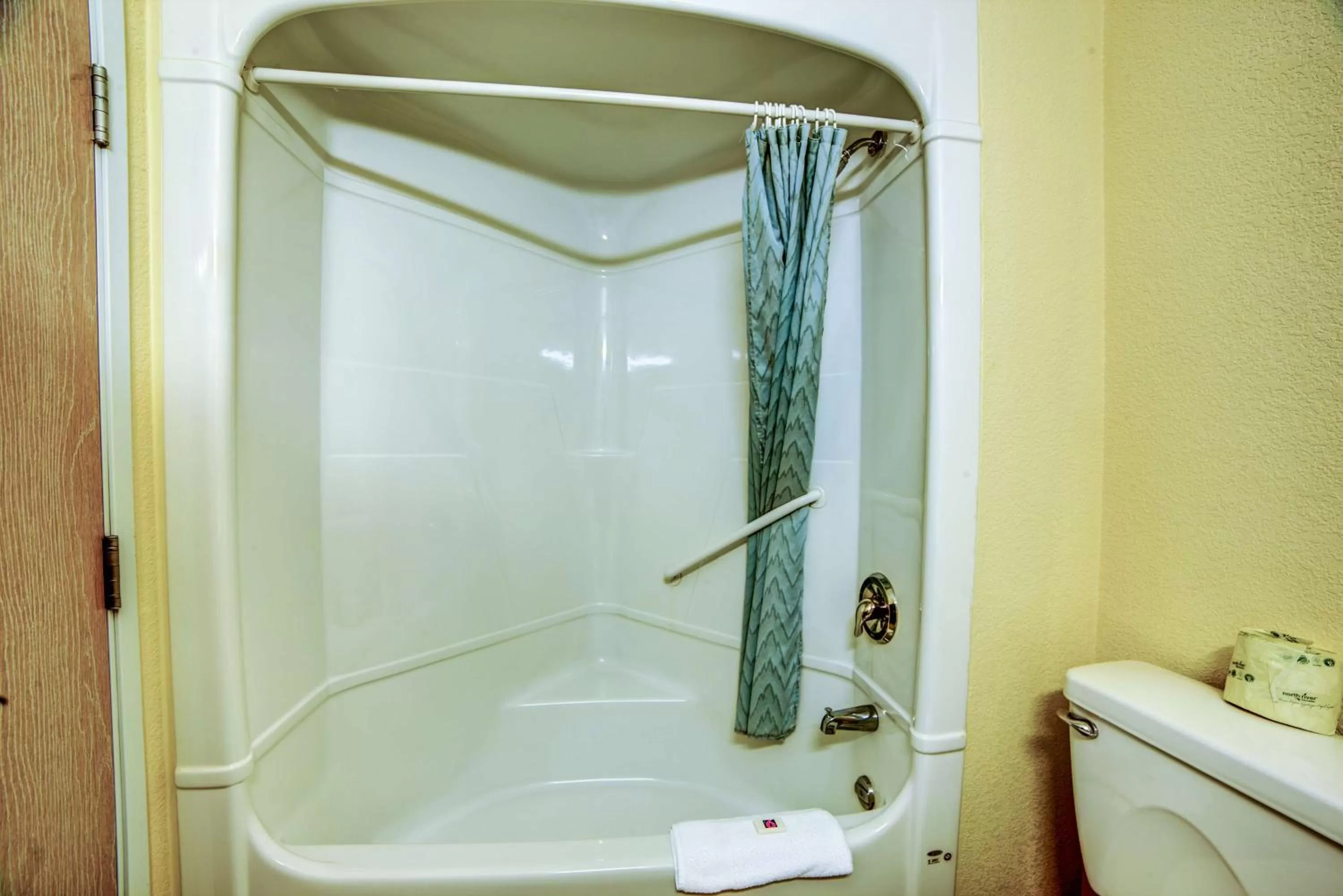 Shower in Motel 6-Huntsville, ON