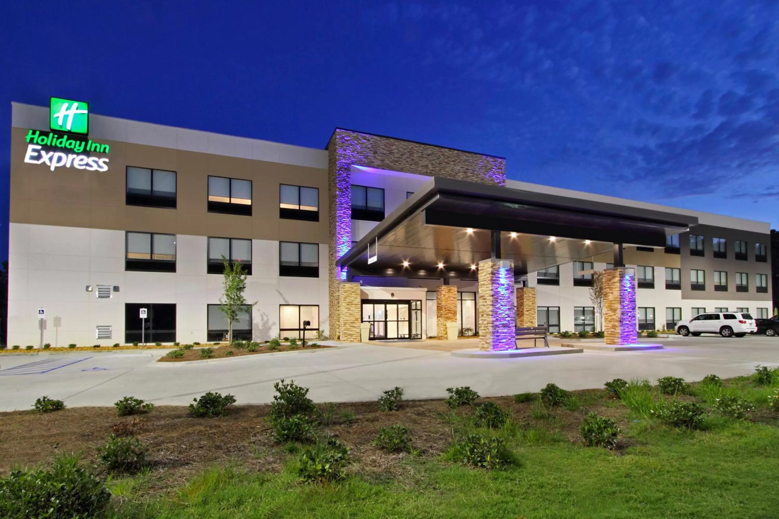 Property building in Holiday Inn Express Jasper by IHG