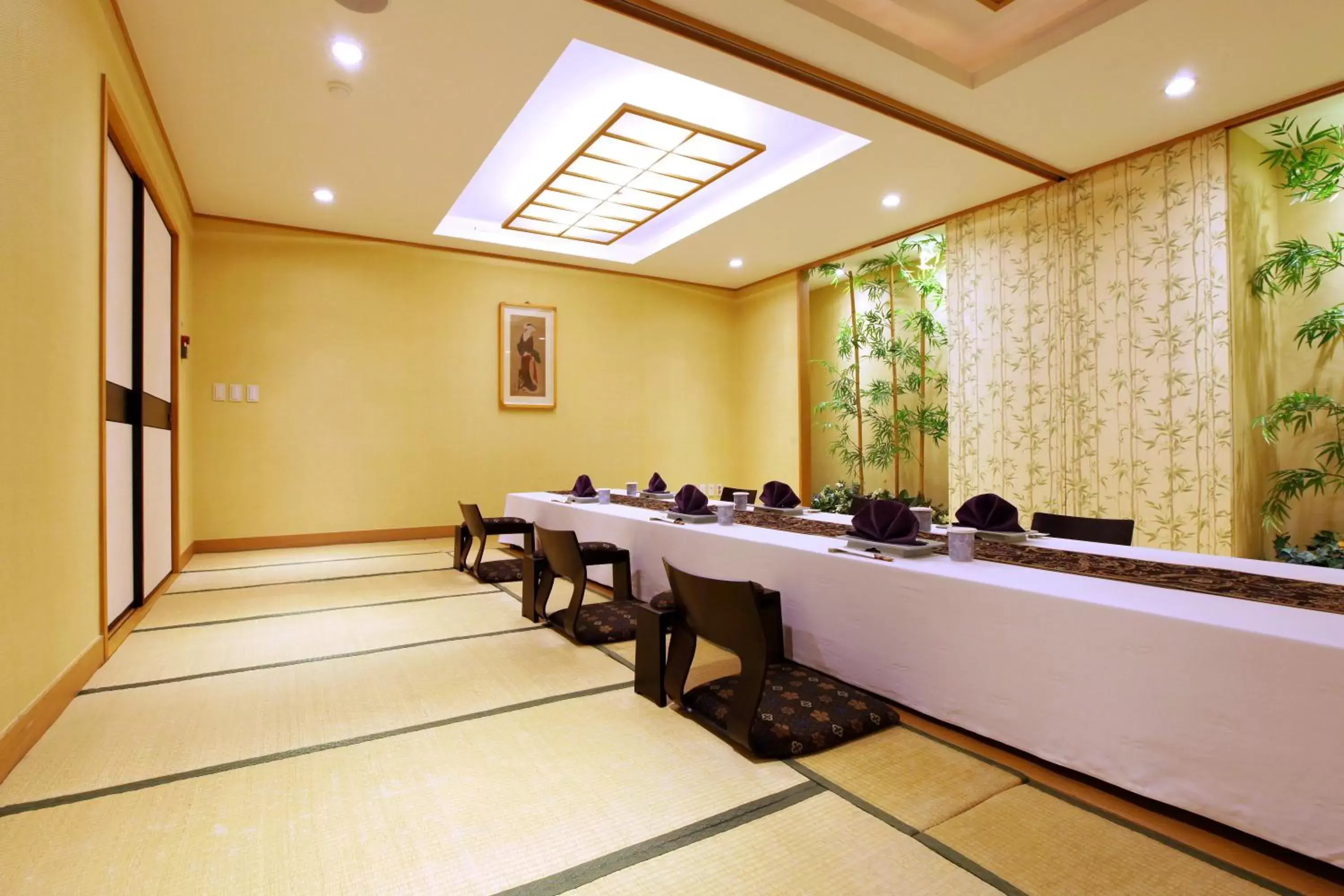 Restaurant/places to eat in Ramada Plaza by Wyndham Jeju Ocean Front Restaurant/places to eat in Ramada Plaza by Wyndham Jeju Ocean Front