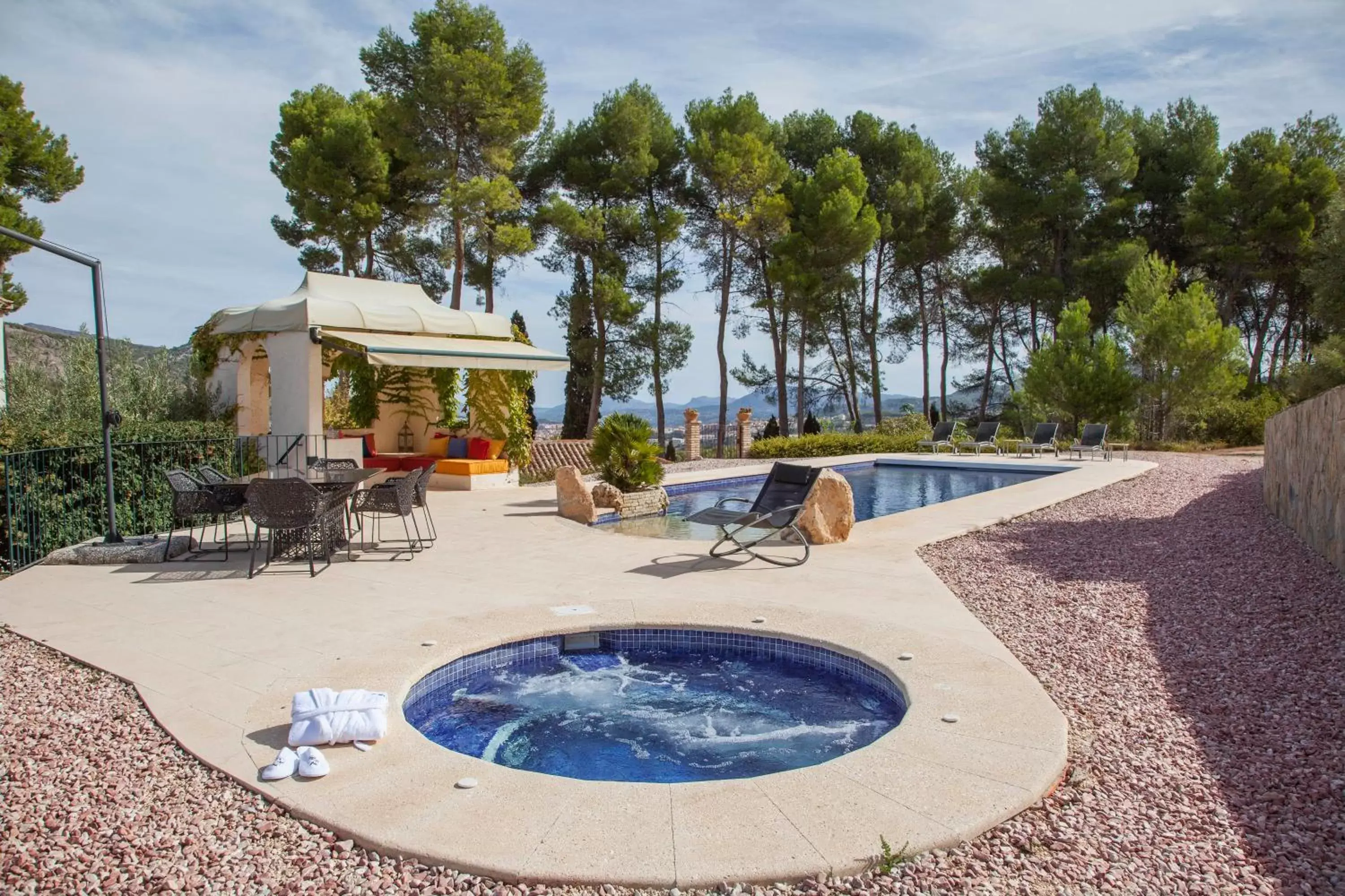 Swimming Pool in Eco Hotel con encanto Masía la Mota B&B