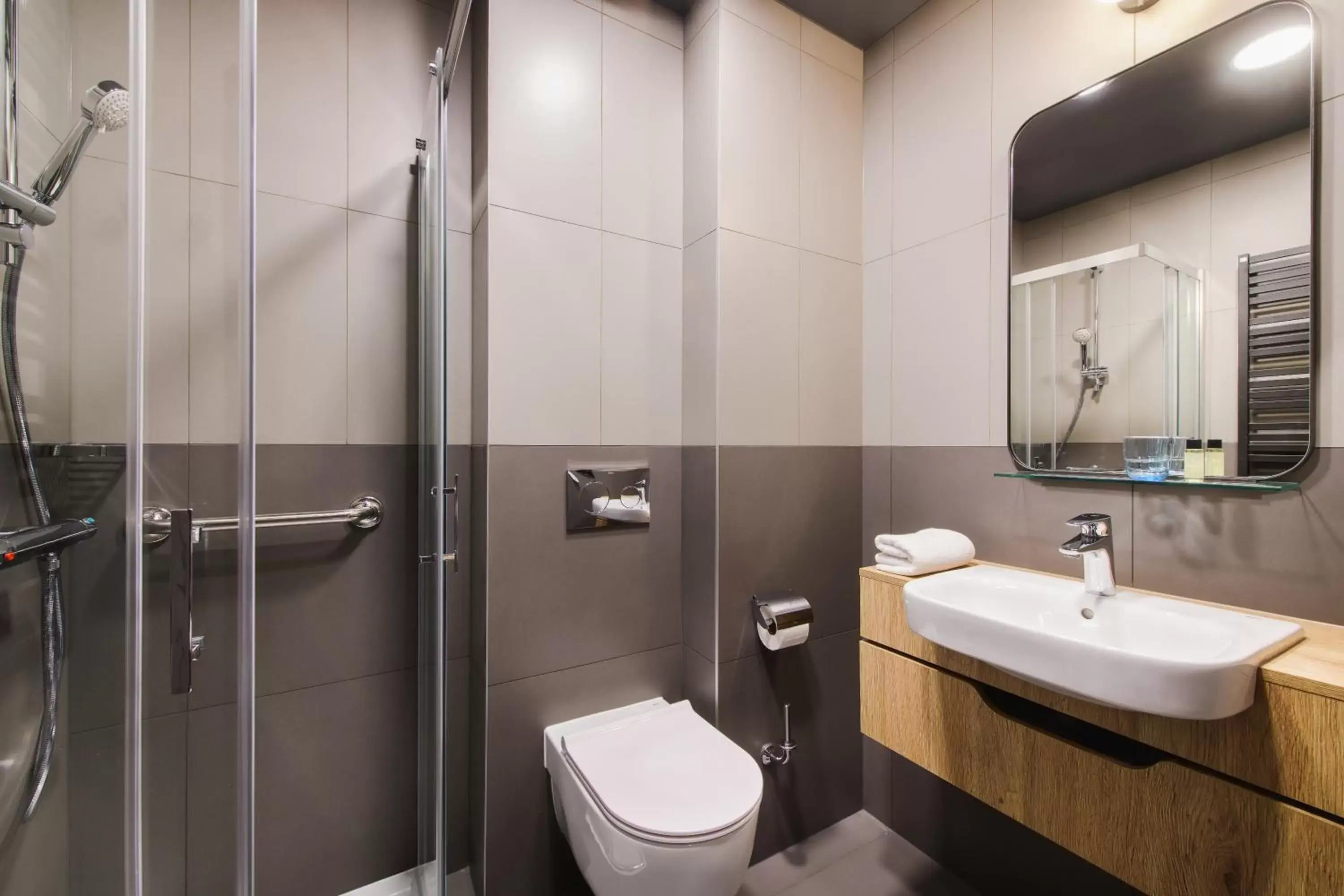 Shower, Bathroom in Best Western Plus Hotel Olsztyn Old Town