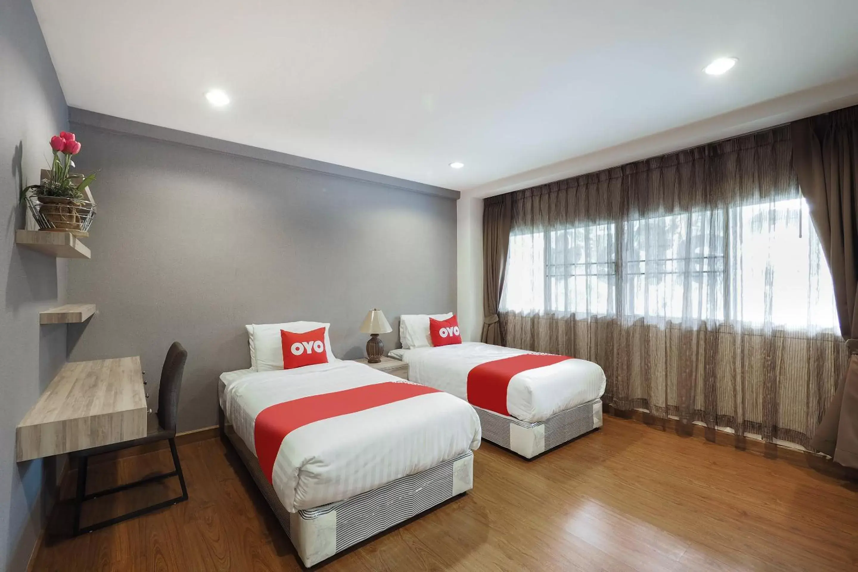 Large Twin Room in OYO 995 Blue Cafe Apartment Large Twin Room in OYO 995 Blue Cafe Apartment