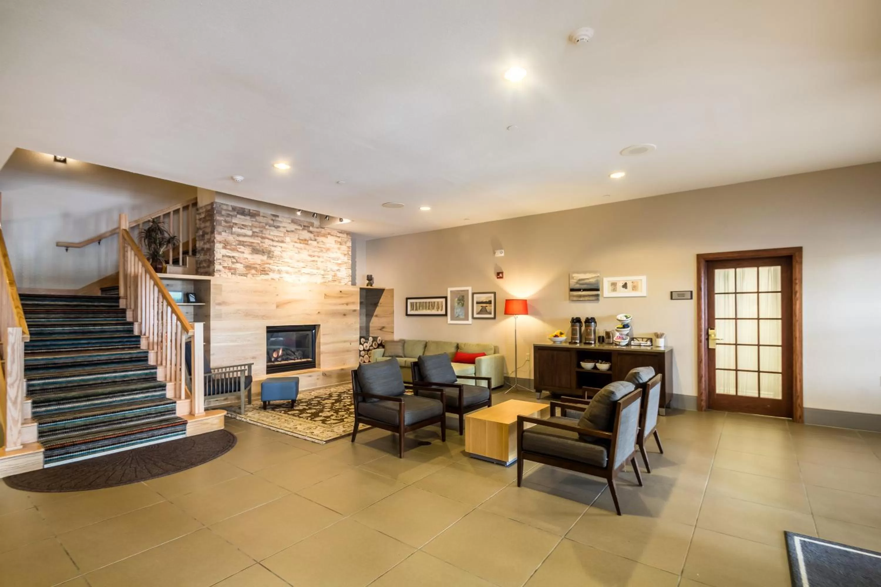 Lobby or reception in Country Inn & Suites by Radisson, Fond du Lac, WI