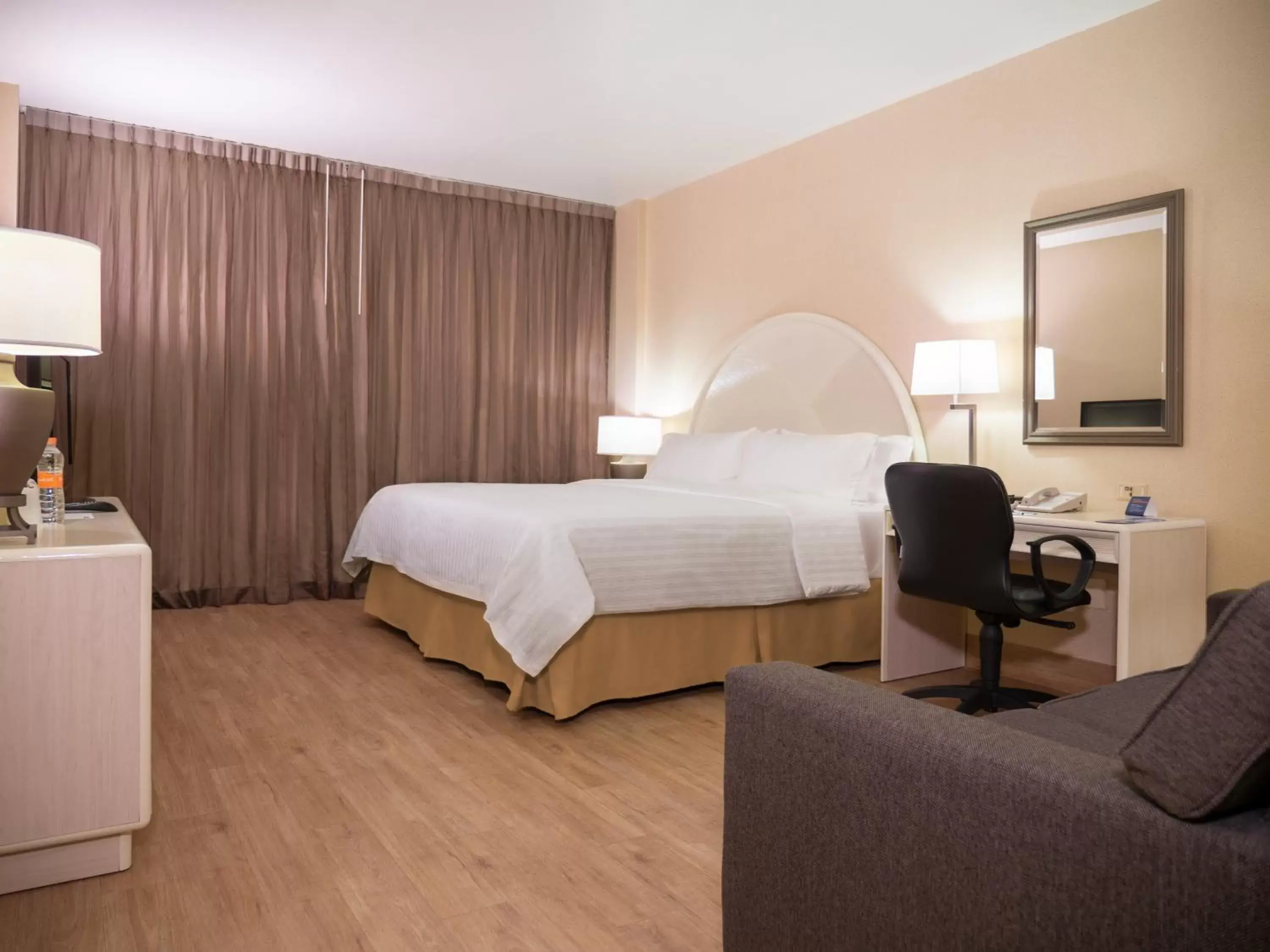 Bed in Holiday Inn Express Torreon, an IHG Hotel