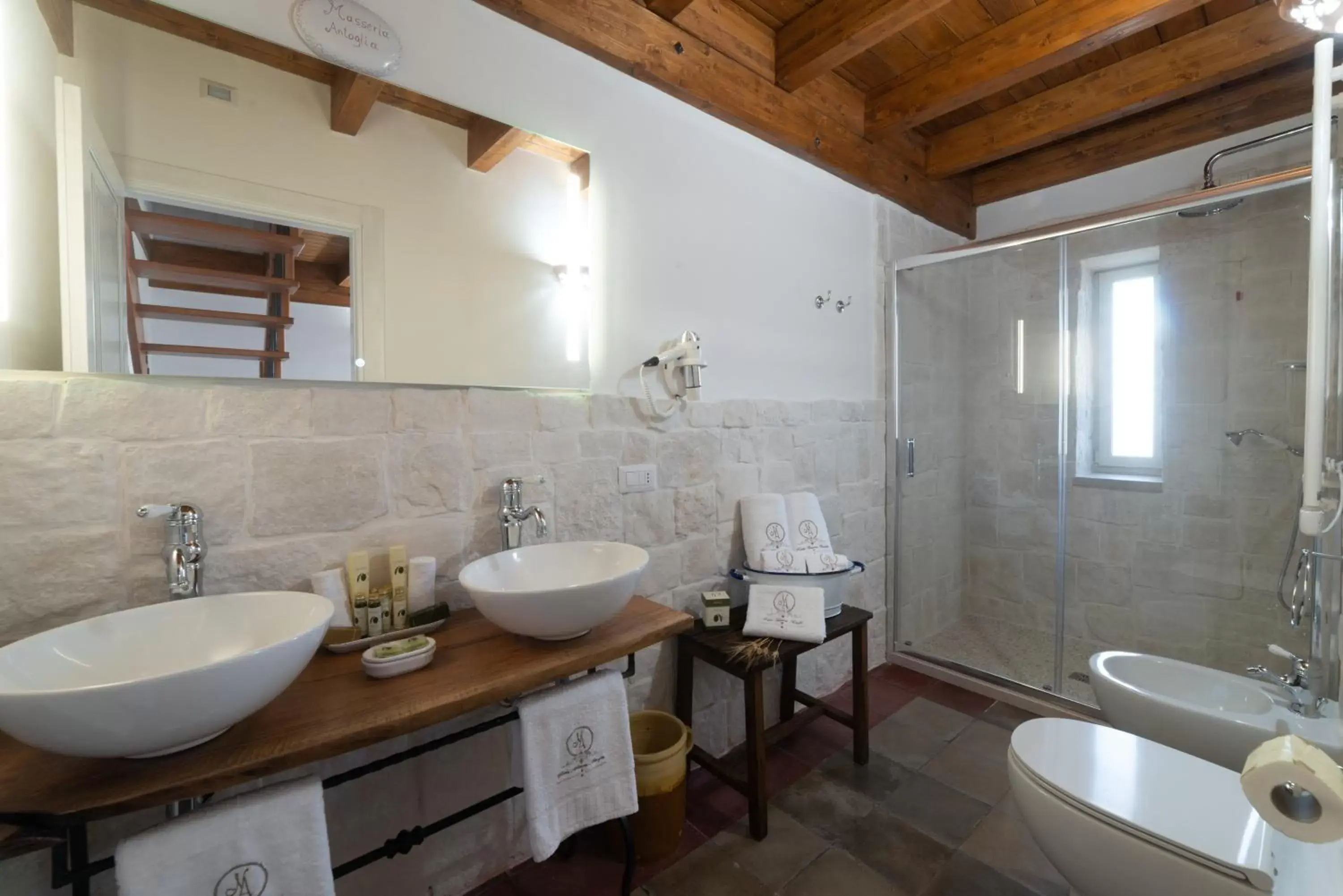 Bathroom in Masseria Antoglia