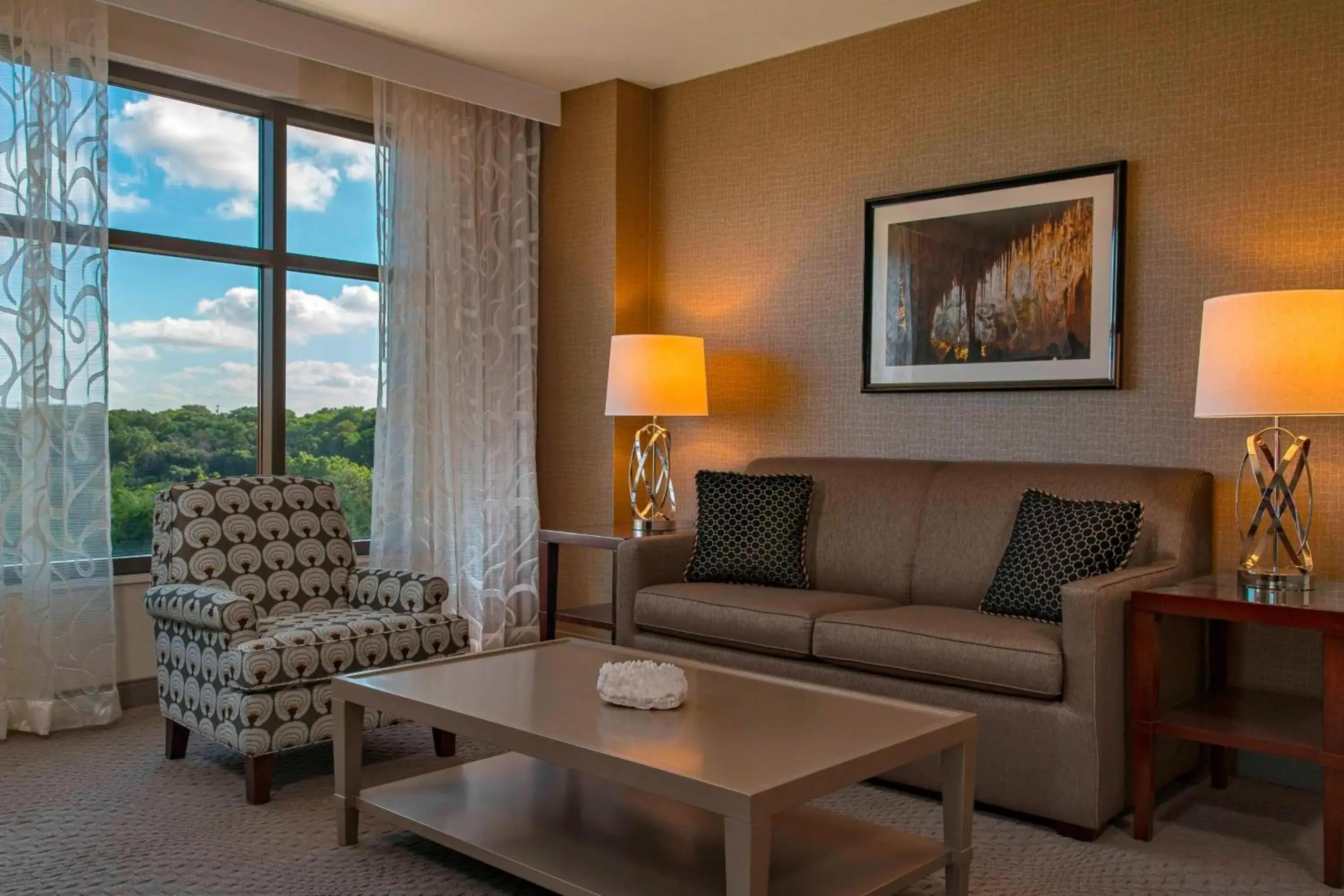 Living room, Seating Area in Sheraton Austin Georgetown Hotel & Conference Center