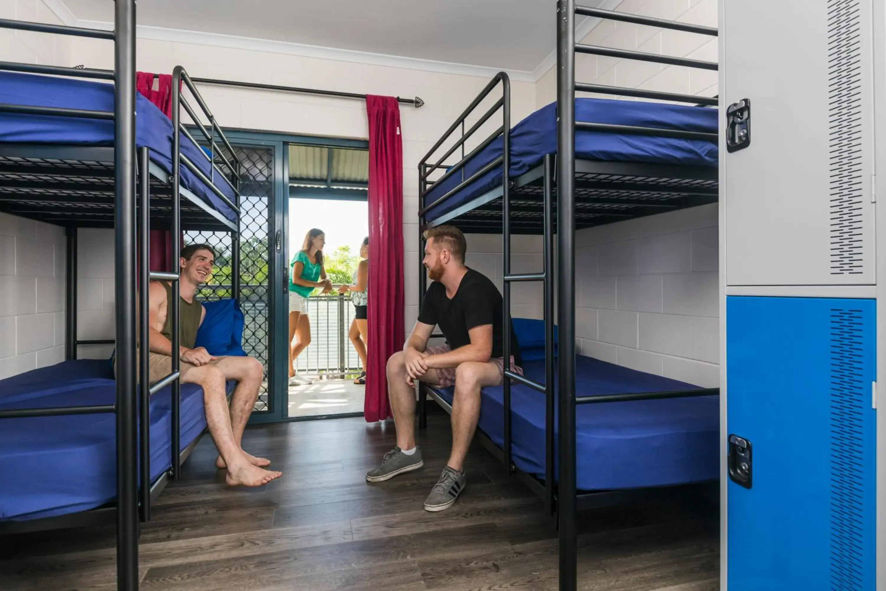 Bunk Bed in Summer House Backpackers Cairns