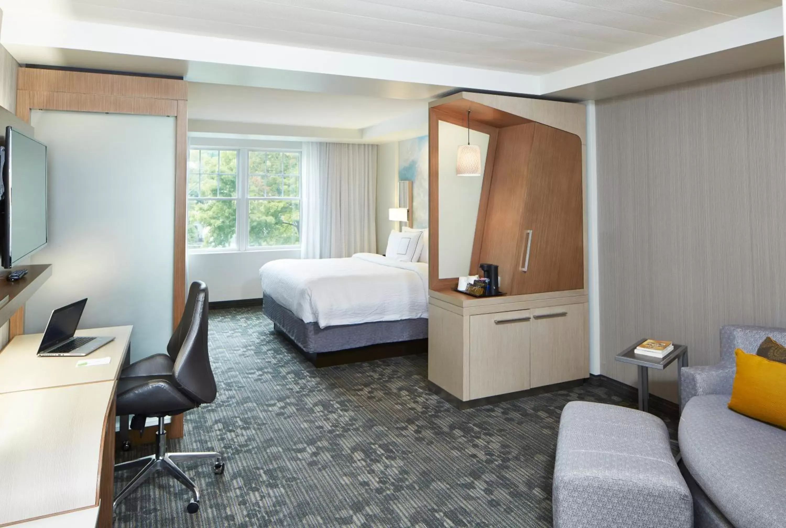 Bedroom, Bed in Courtyard by Marriott Lake George