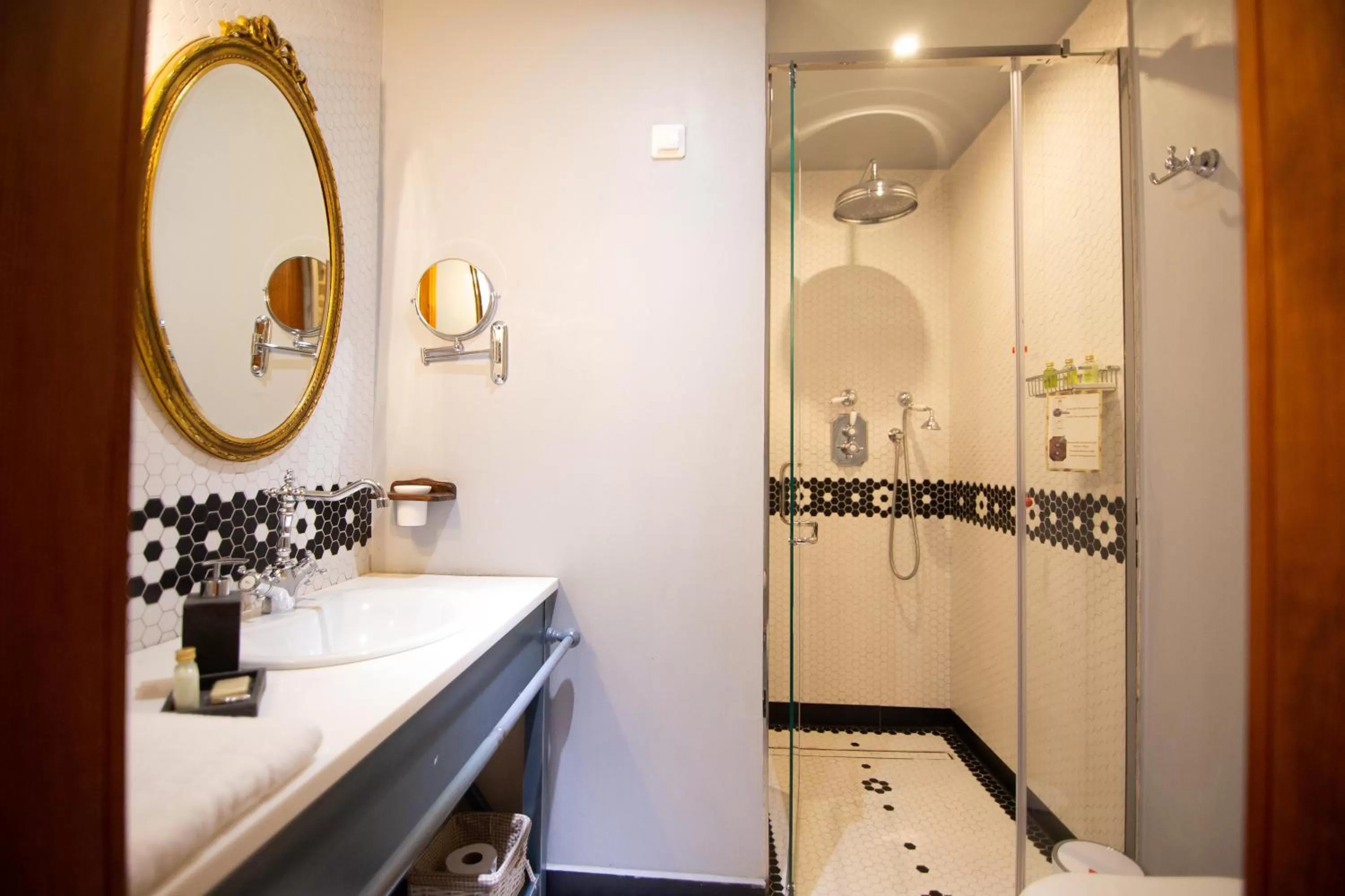 Bathroom in Vila Ebel Hotel Pool & Spa