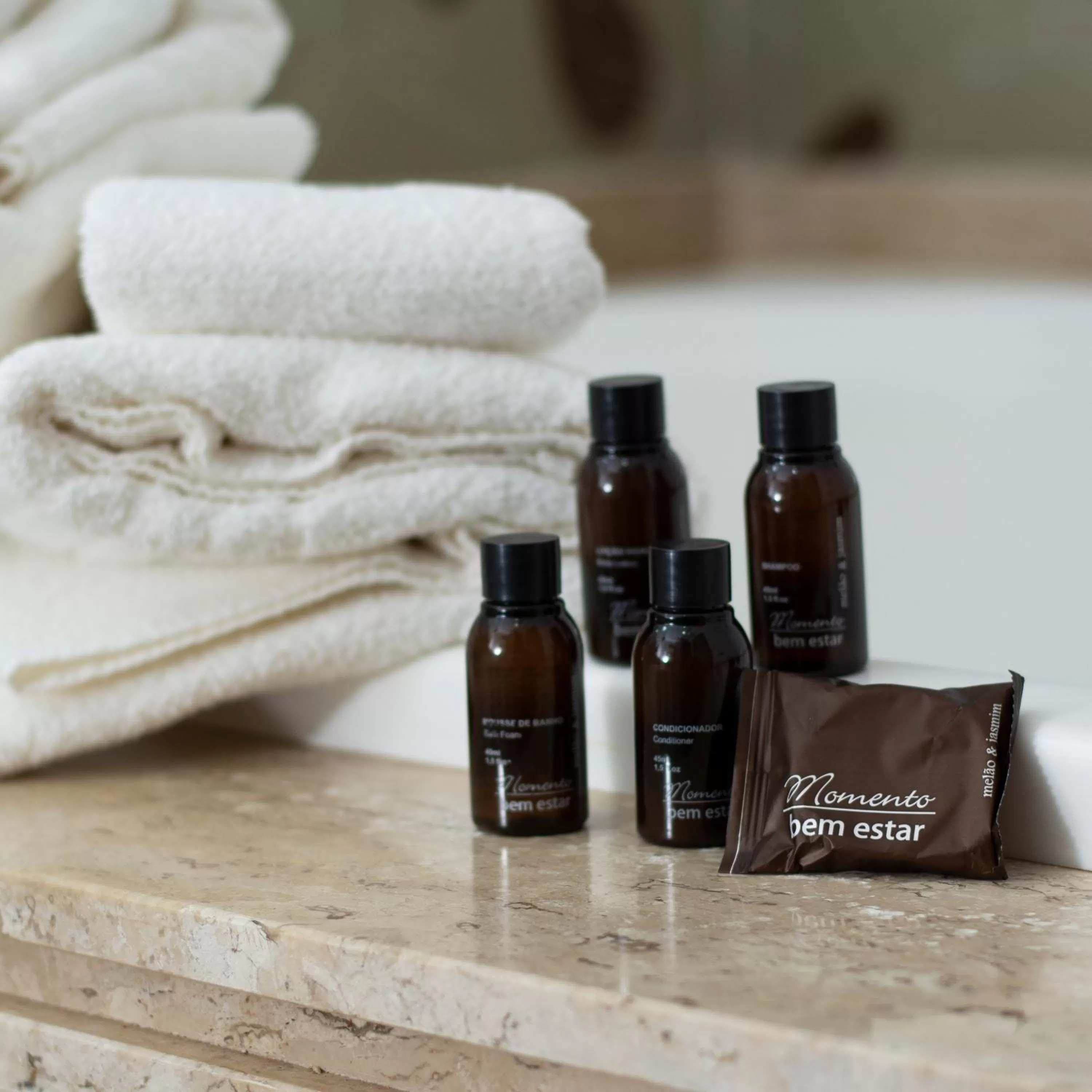 towels in Larison Executive - by Easy Hotéis