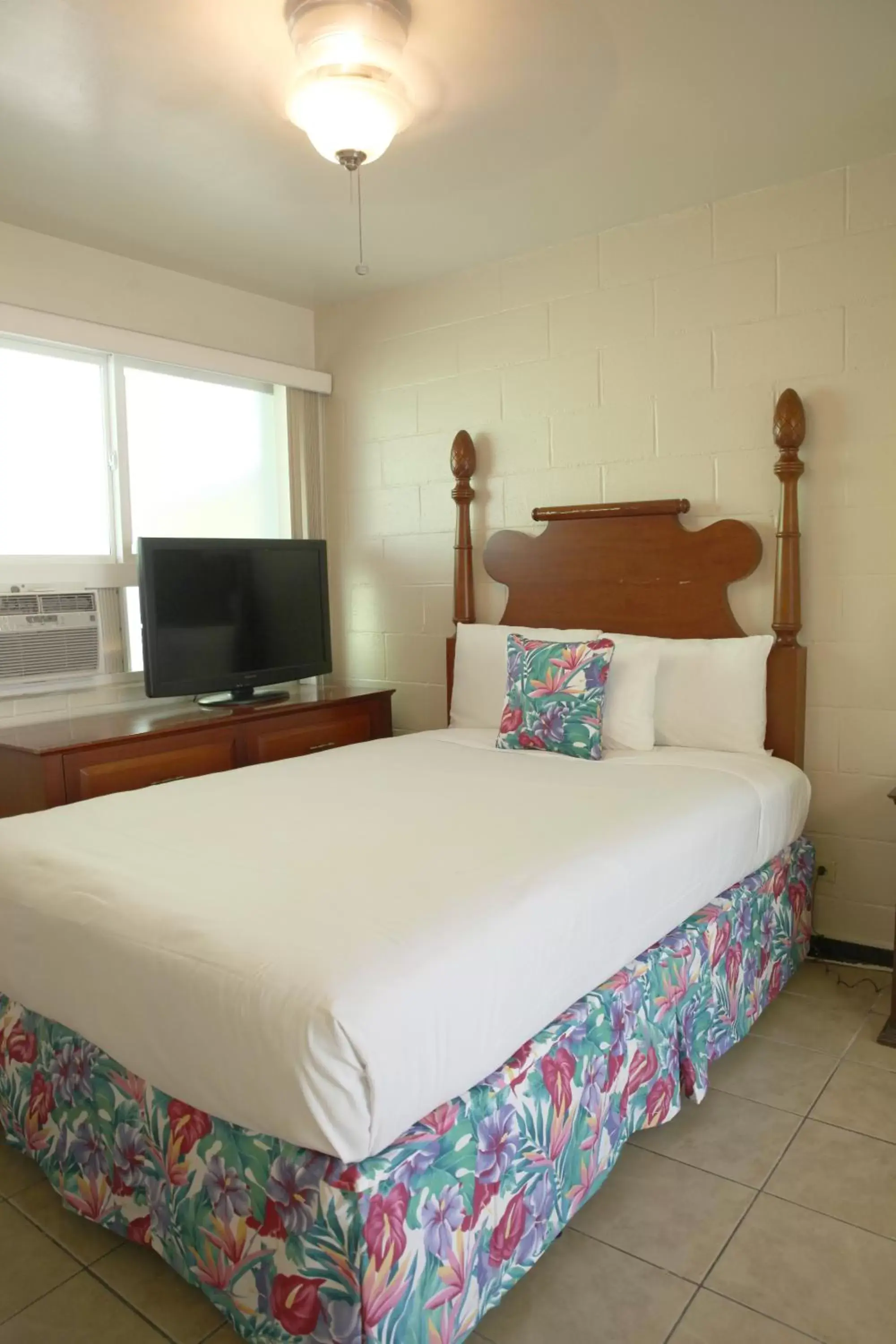 Bedroom, Bed in Waikiki Heritage Hotel