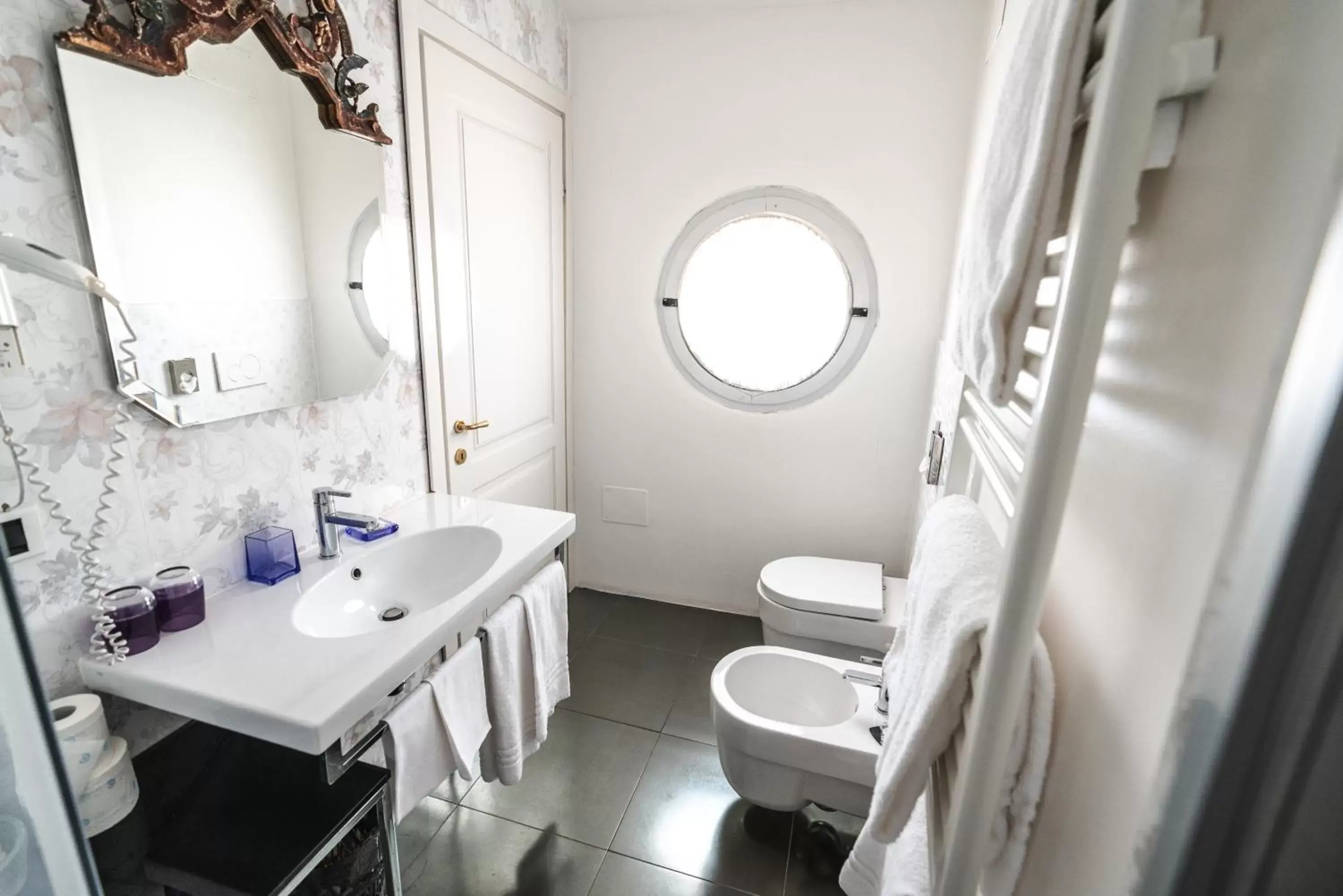 Toilet, Bathroom in Villa Noctis