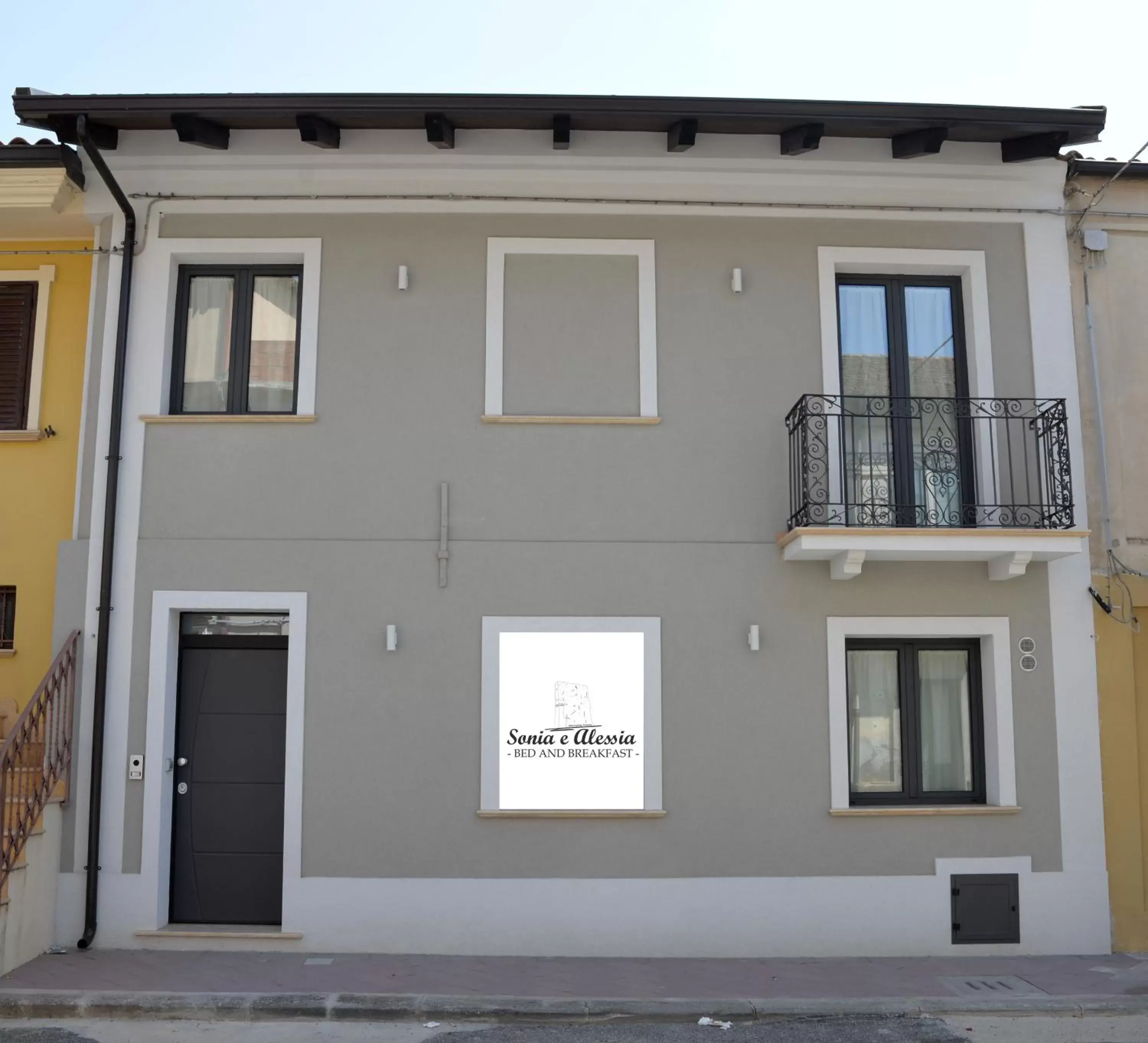 Property building in Sonia e Alessia