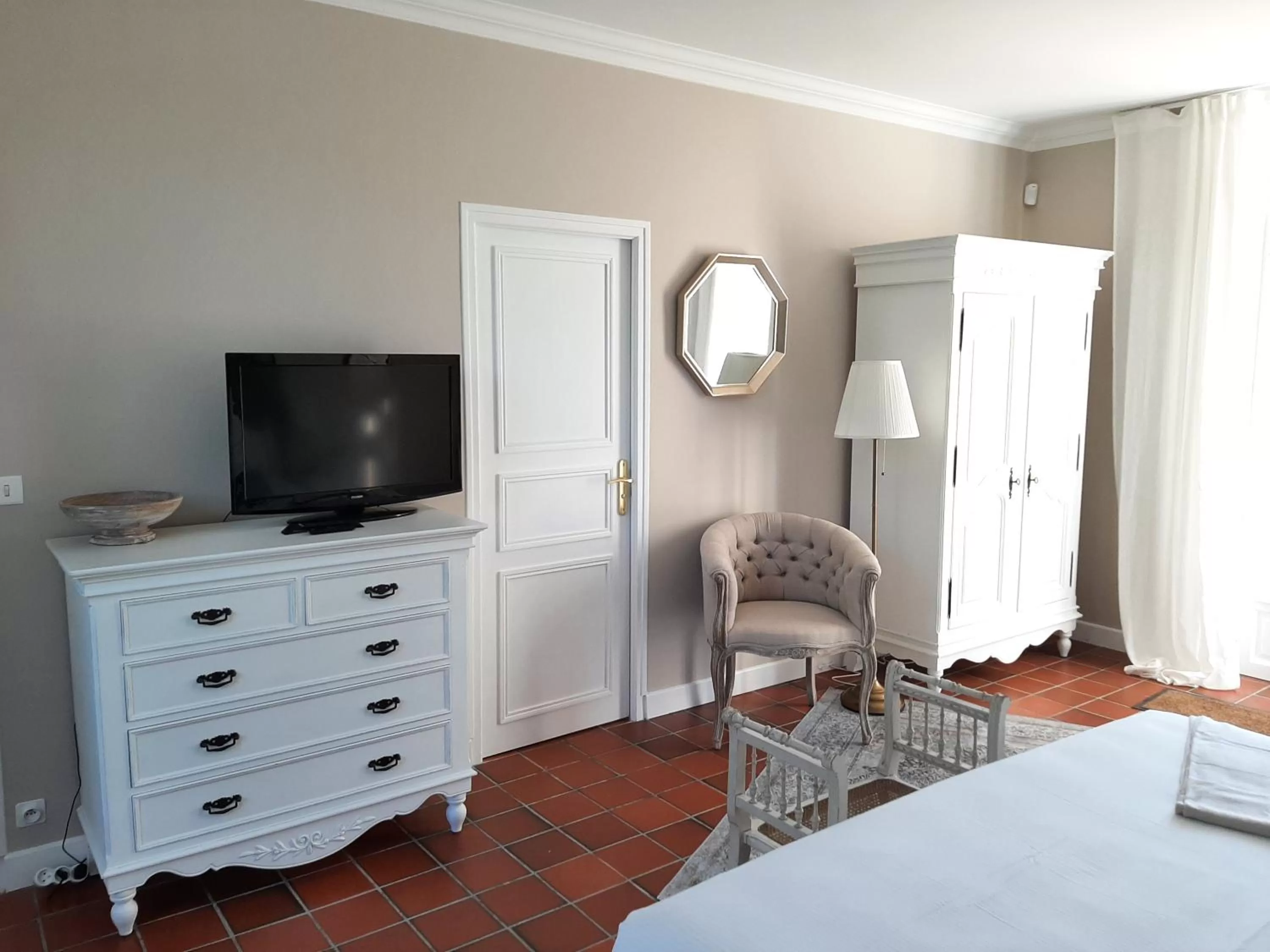 Bedroom, TV/Entertainment Center in Maison Coqueréaumont