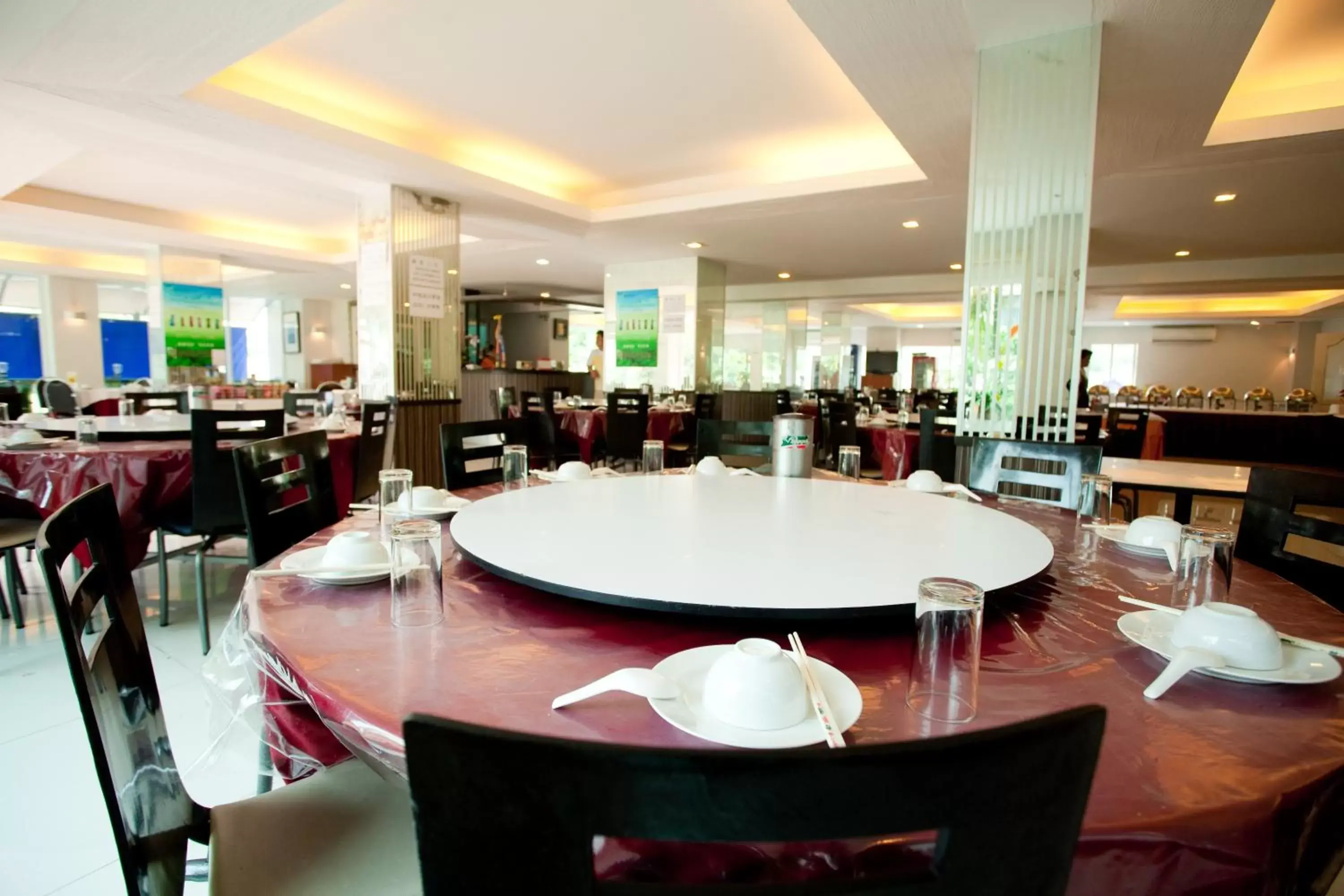 Restaurant/Places to Eat in The Platinum Suite Bangkok
